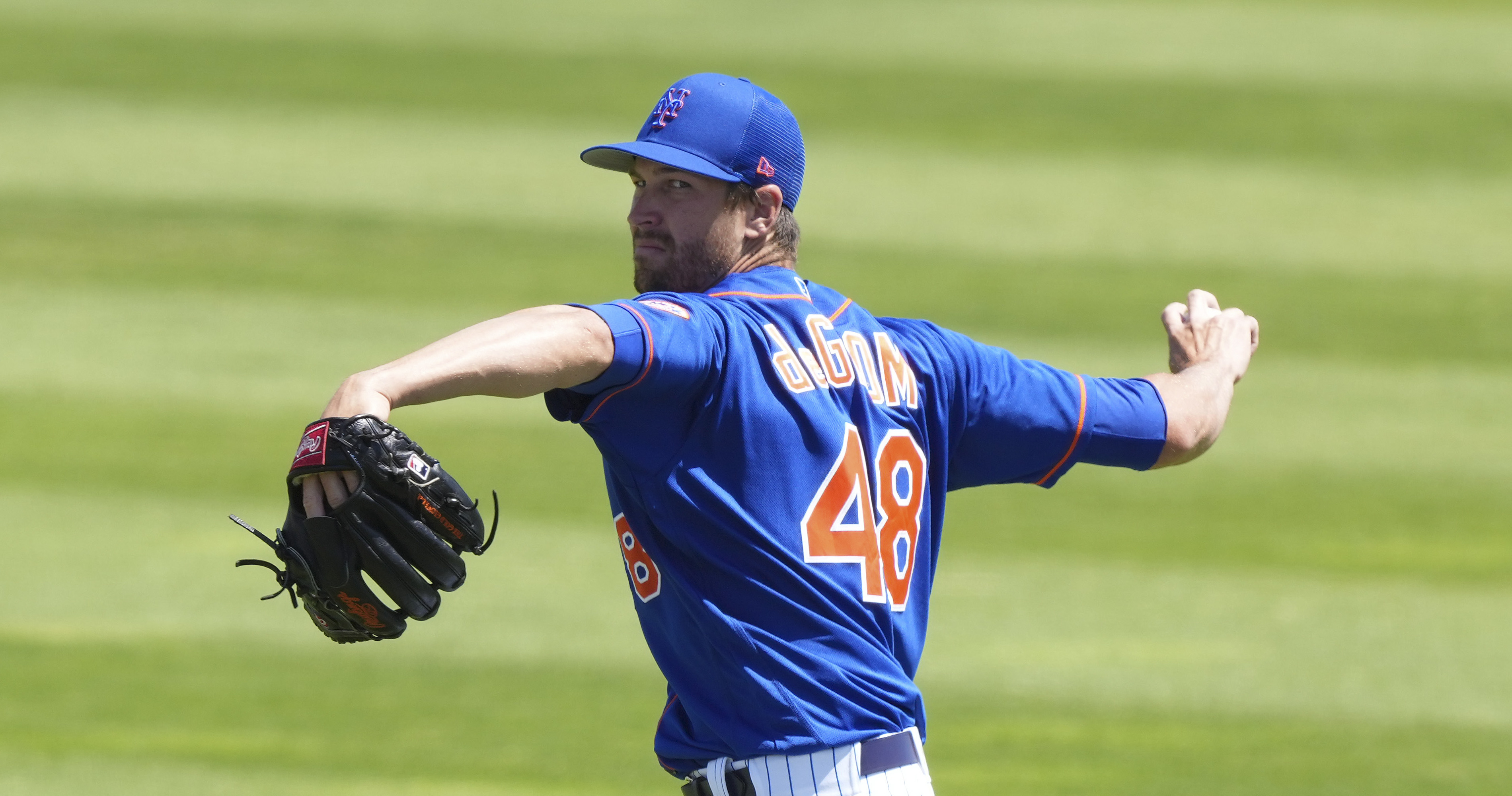 New York Mets starting pitcher Jacob deGrom (48) at a press conference on  his new five-year contract, Stock Photo, Picture And Rights Managed  Image. Pic. PAH-0131-118757851