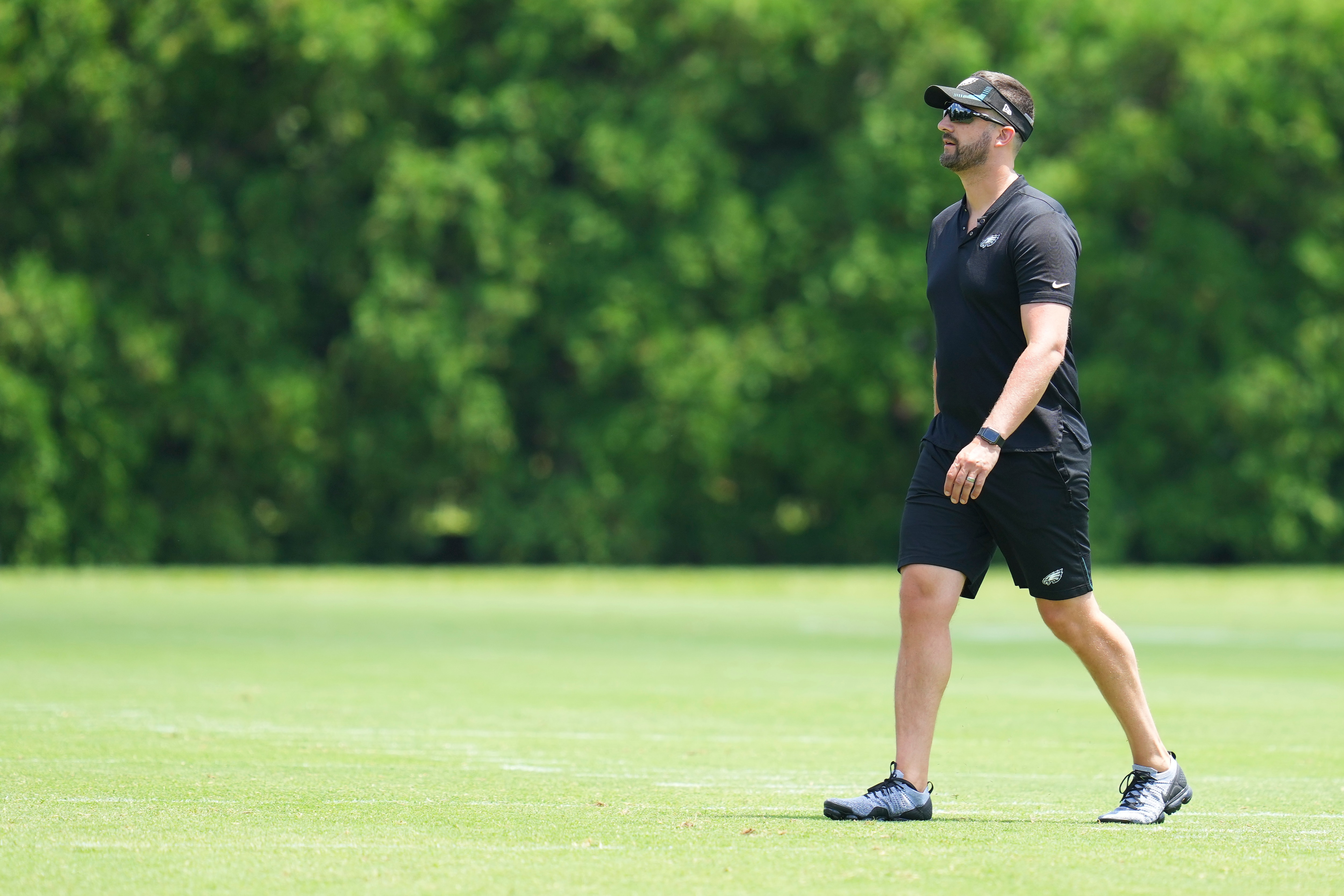 Eagles Training Camp:  A Must Read: Injuries, Kelce'S Return, And Key Details! - c02ld7w
