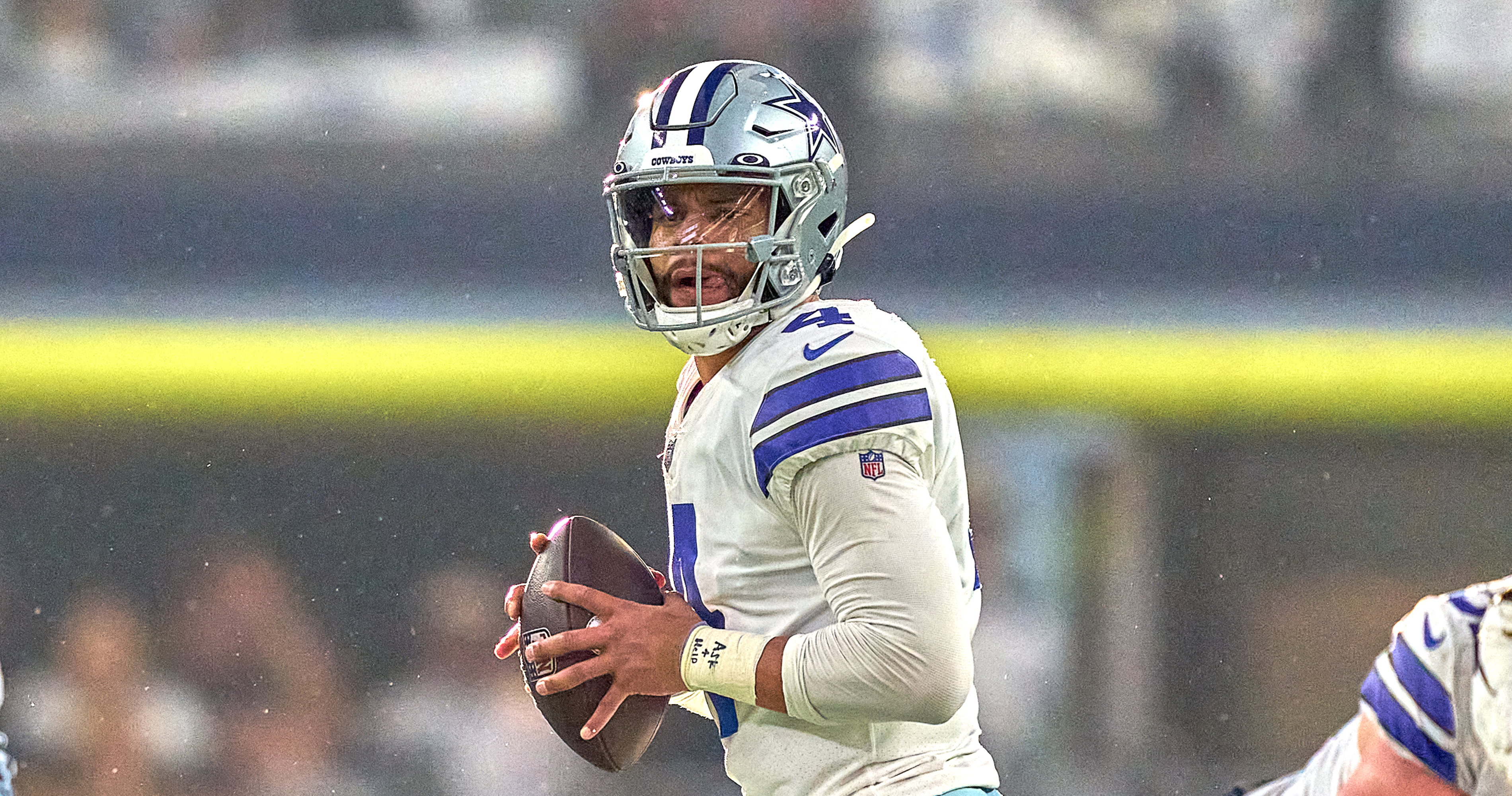 Dallas Cowboys break out a helmet look they've never used before for game  vs. Titans