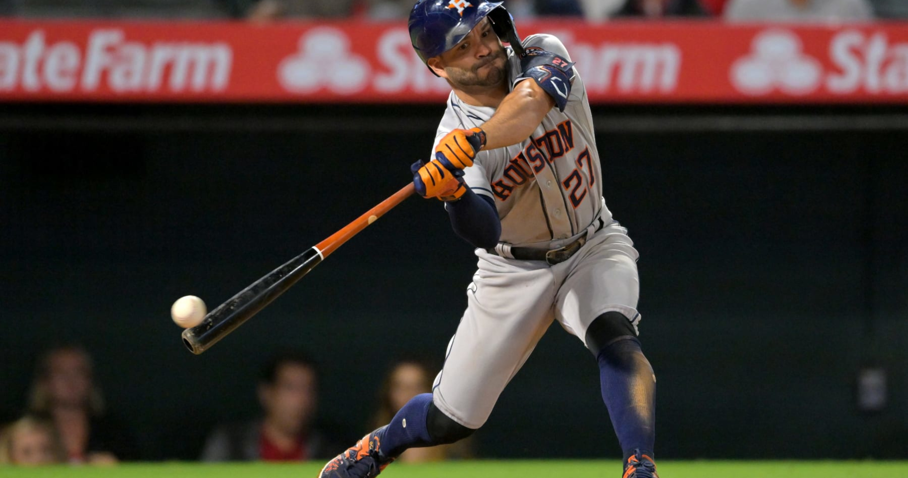 Astros star José Altuve hits 3 home runs in 3 innings in blowout