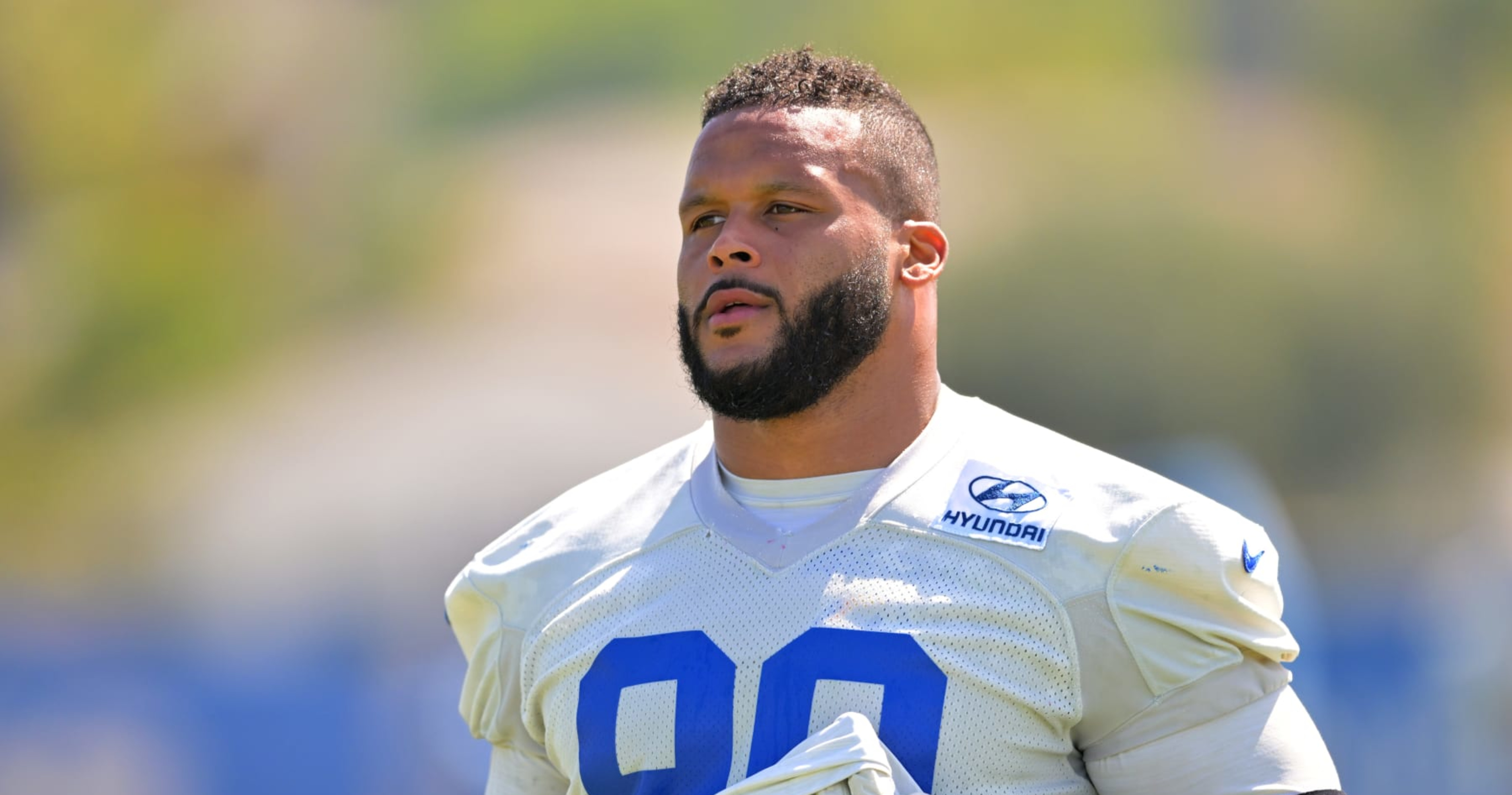 Rams defensive lineman Aaron Donald in 99 Club for Madden 23