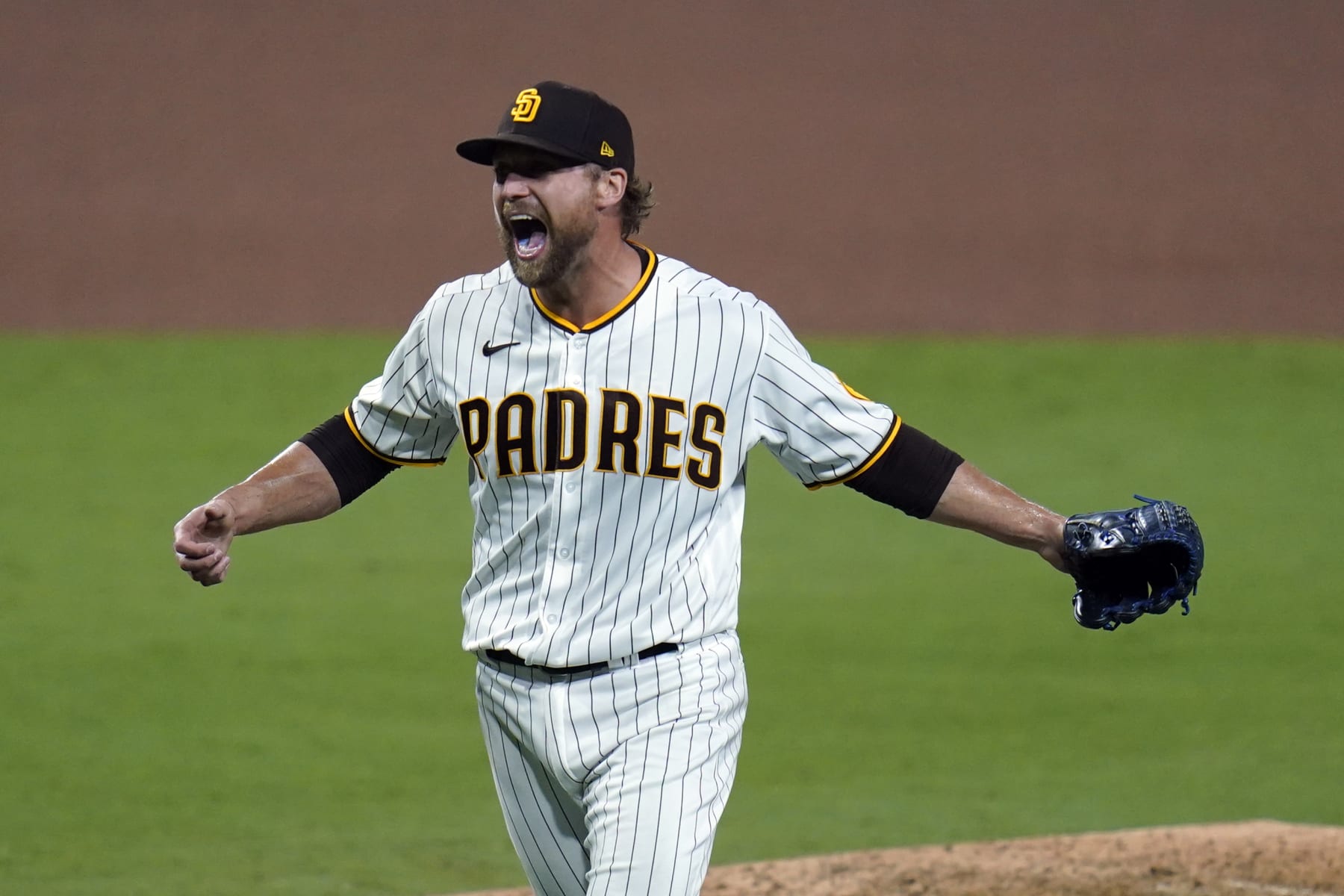 Trevor Rosenthal Agrees to 1-Year Giants Contract; Last Pitched in 2020 - Vimarsana News