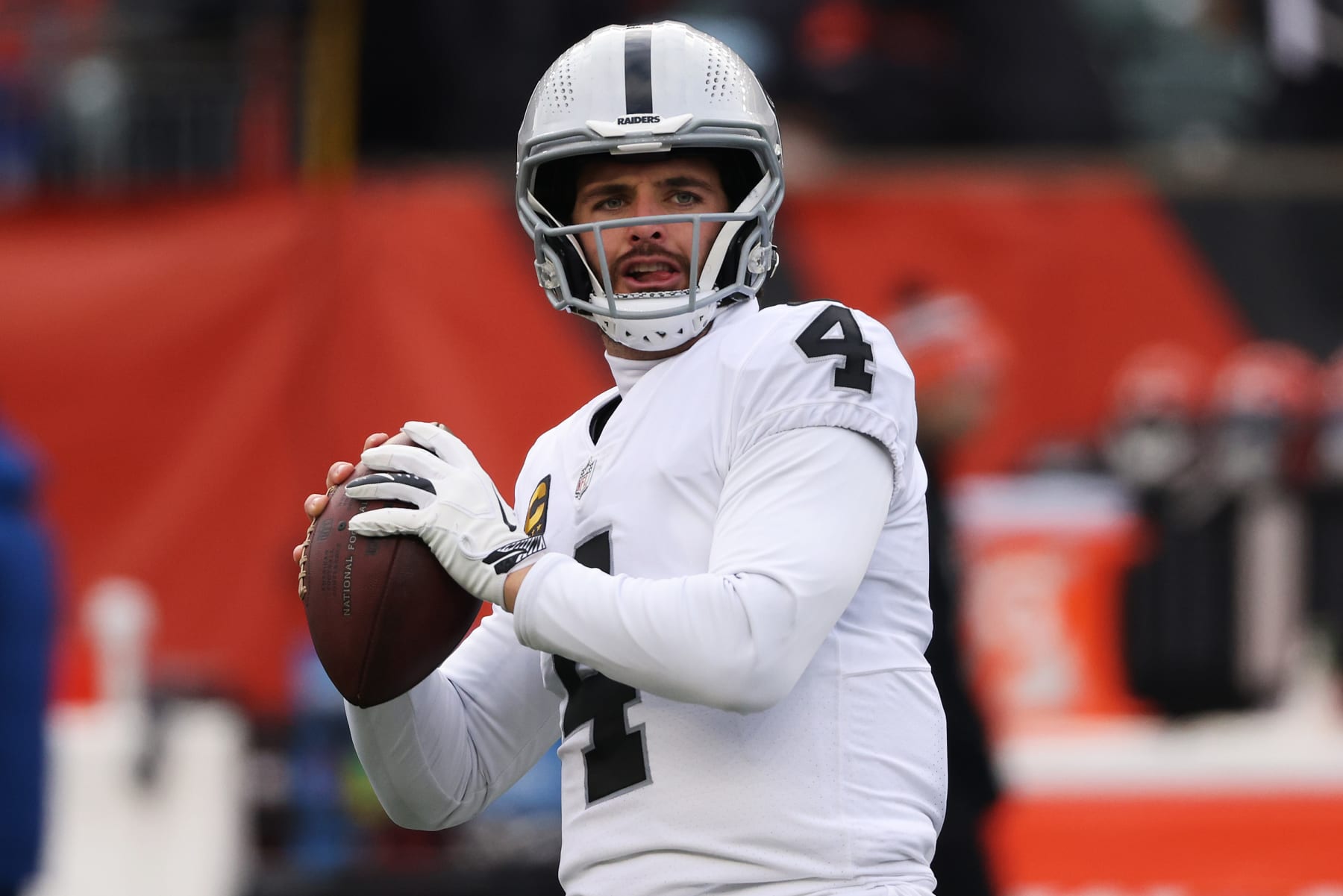 Did Derek Carr Have His Best Season In [Year]?  The Evidence Is In - 81j895y