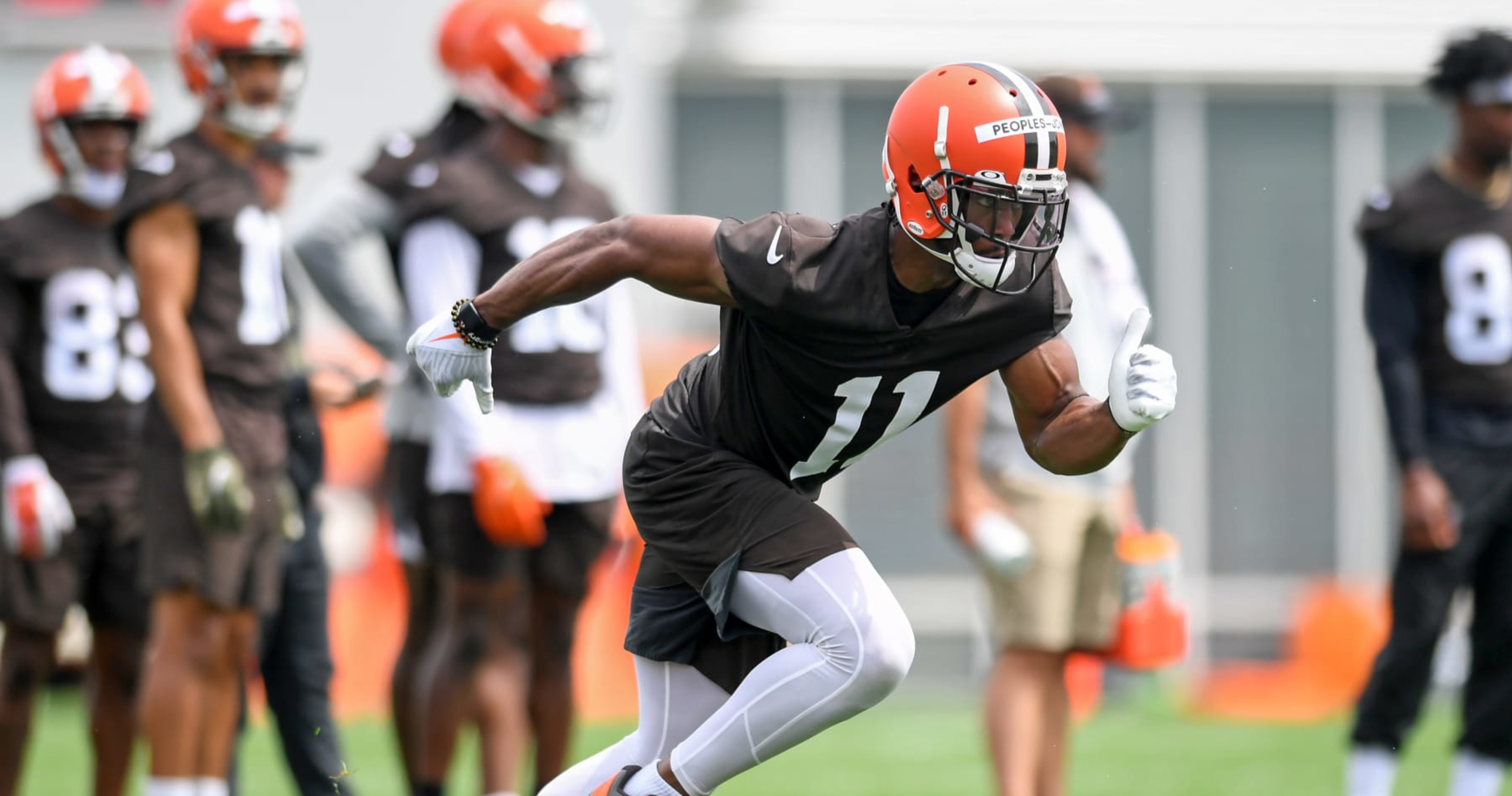 Browns QB Deshaun Watson Predicts a Breakout 2023 From Donovan