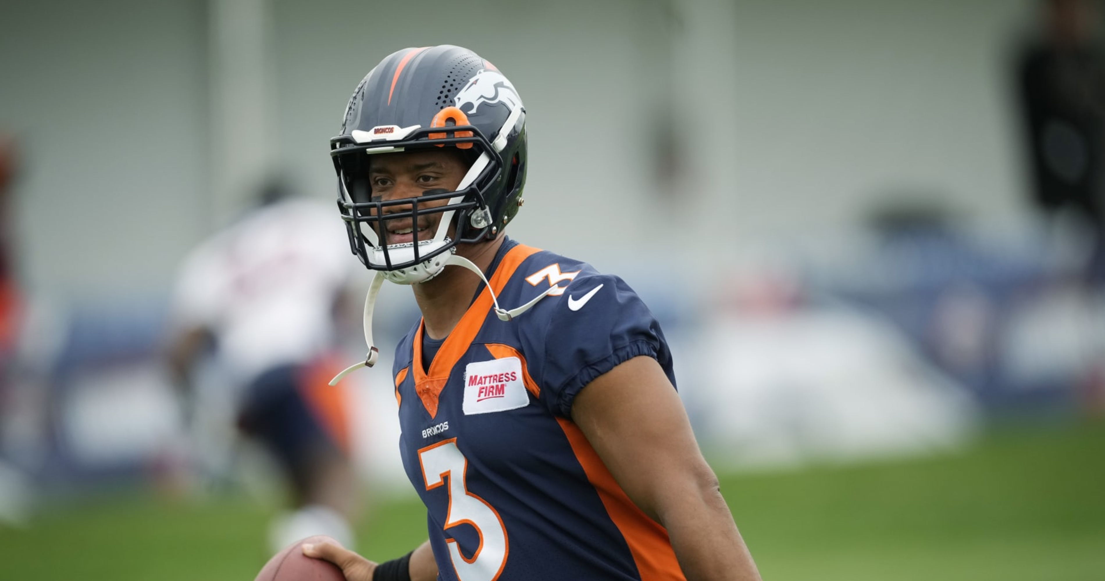 Russell Wilson, Broncos agree to terms on five-year, $245M contract  extension