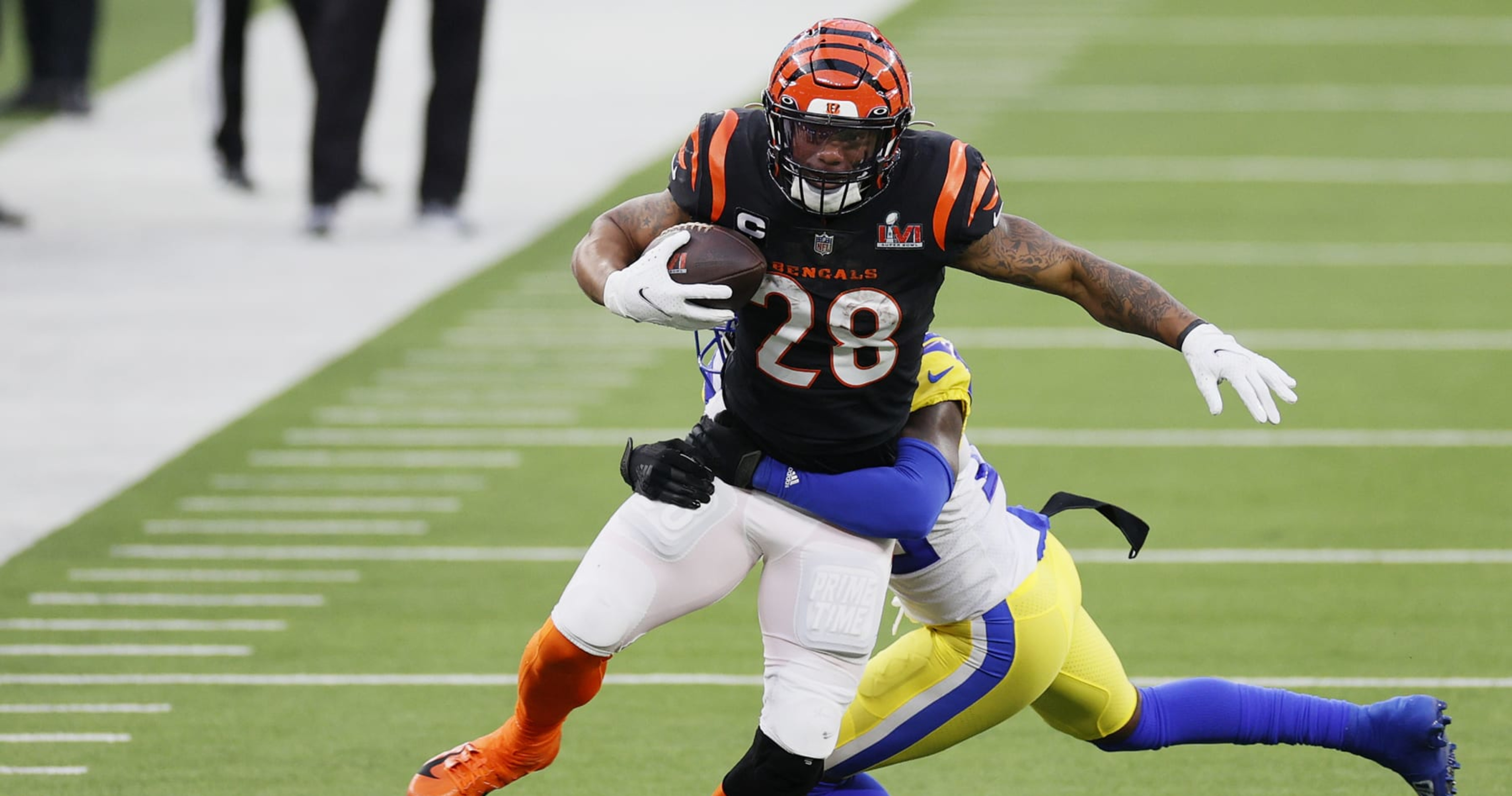 RB Mixon, CB Hilton lead Bengals' home mastery