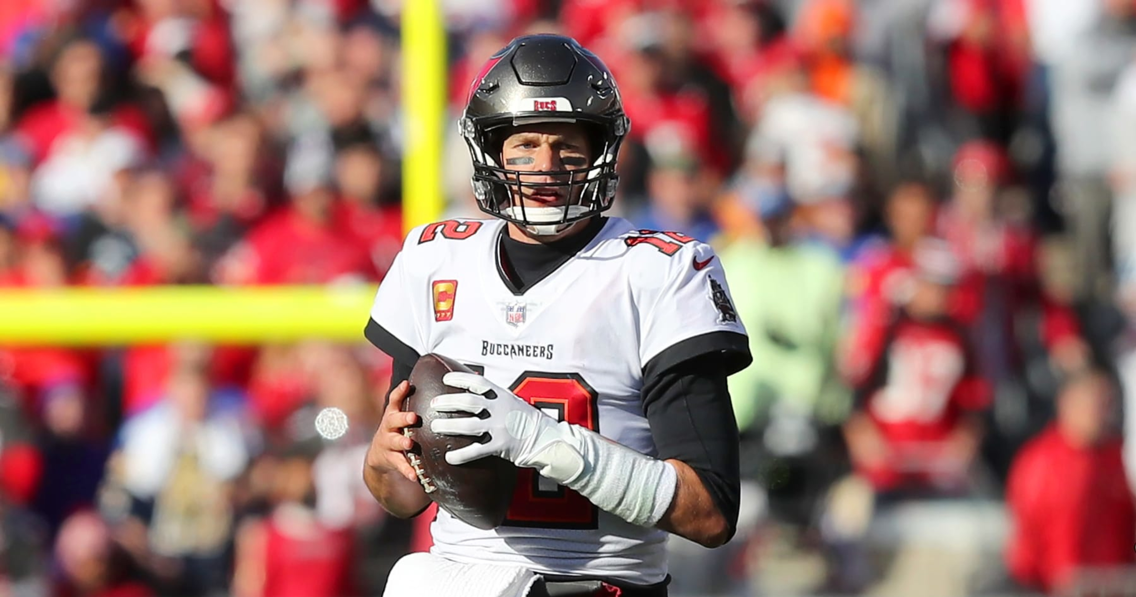 Bucs QB Tom Brady named NFC Offensive Player of the Month