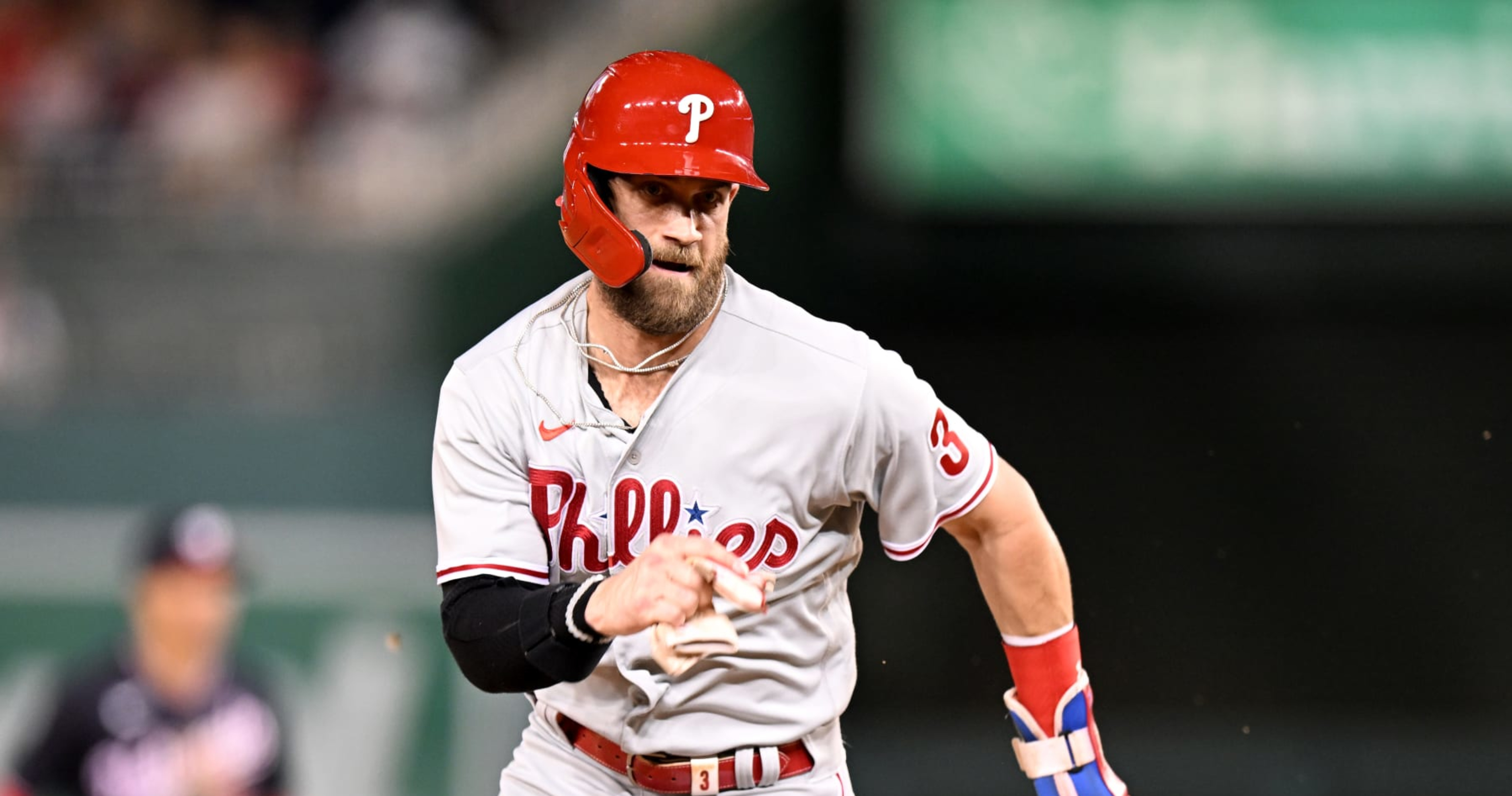 Phillies’ Bryce Harper Resumes Throwing, Hopes to Play RF This Season After Injury