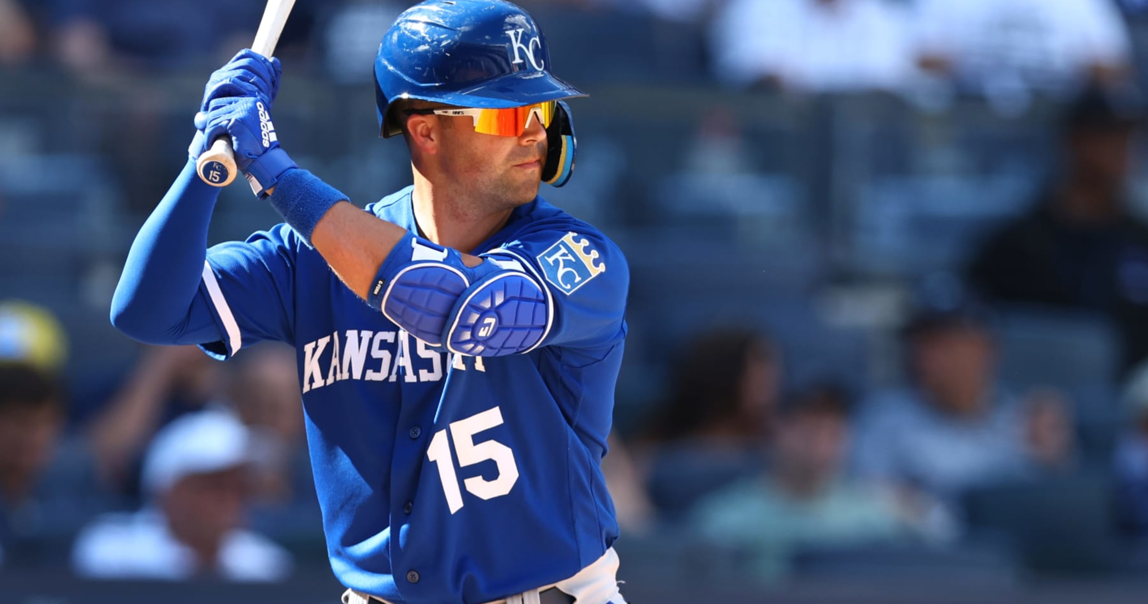 Blue Jays' Whit Merrifield Vaccinated, Able to Join Team After