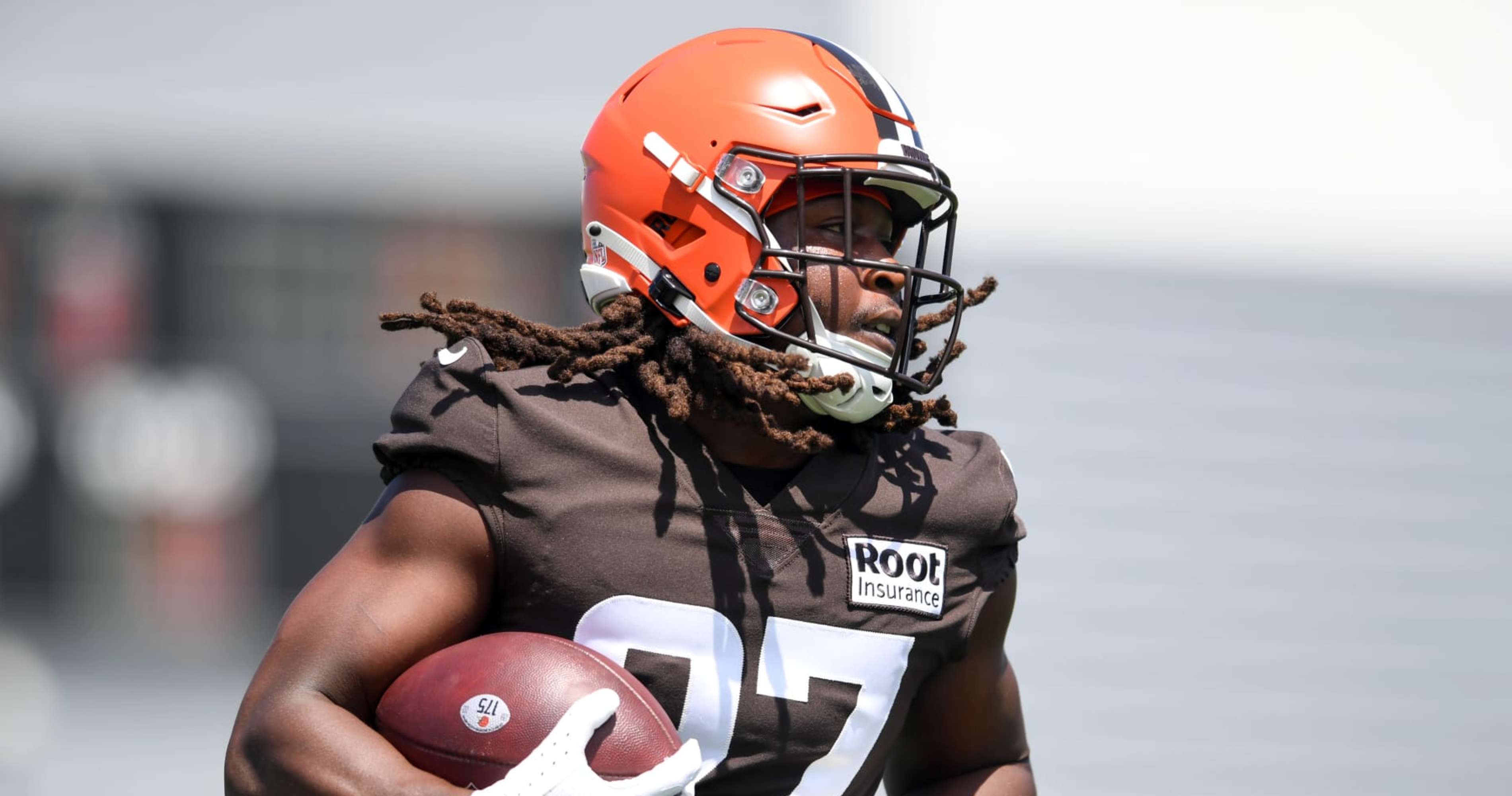 Nick Chubb left the first padded Cleveland Browns practice early