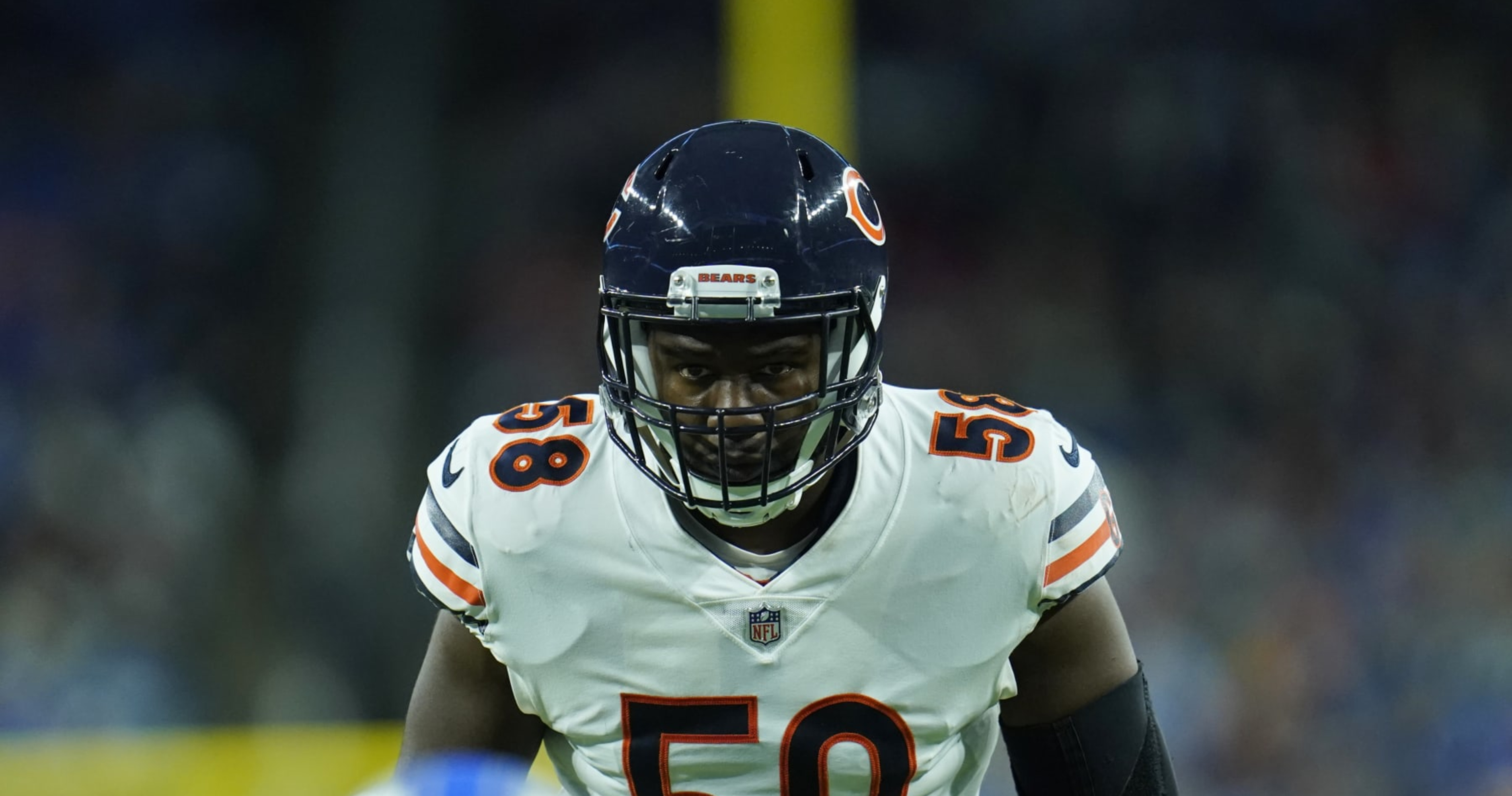 Bears GM Addresses Roquan Smith's Trade Request, Wants to Sign LB to New Contrac..