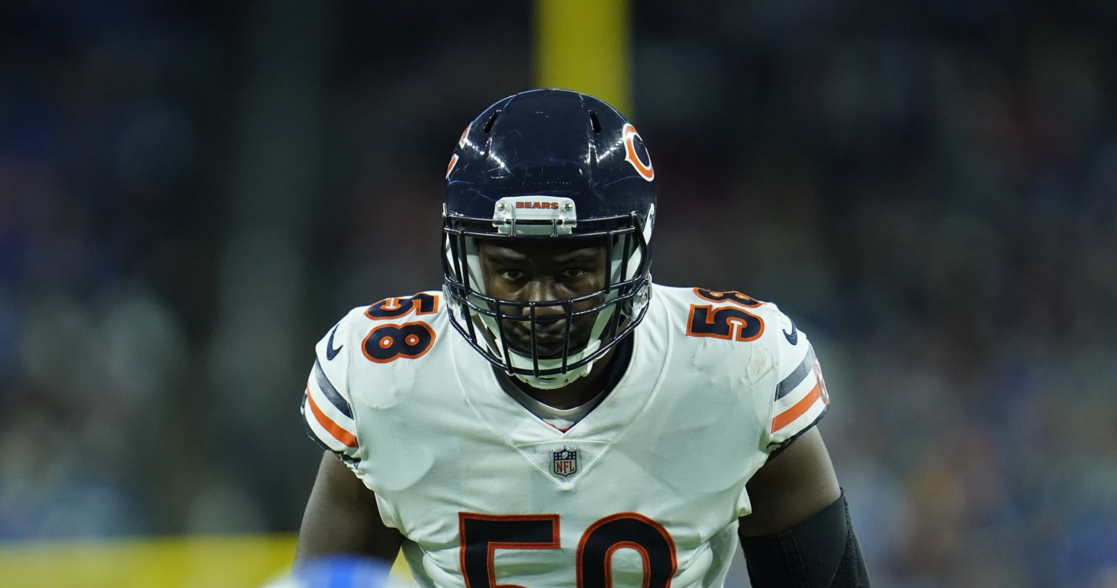 Bears linebacker Roquan Smith requests a trade