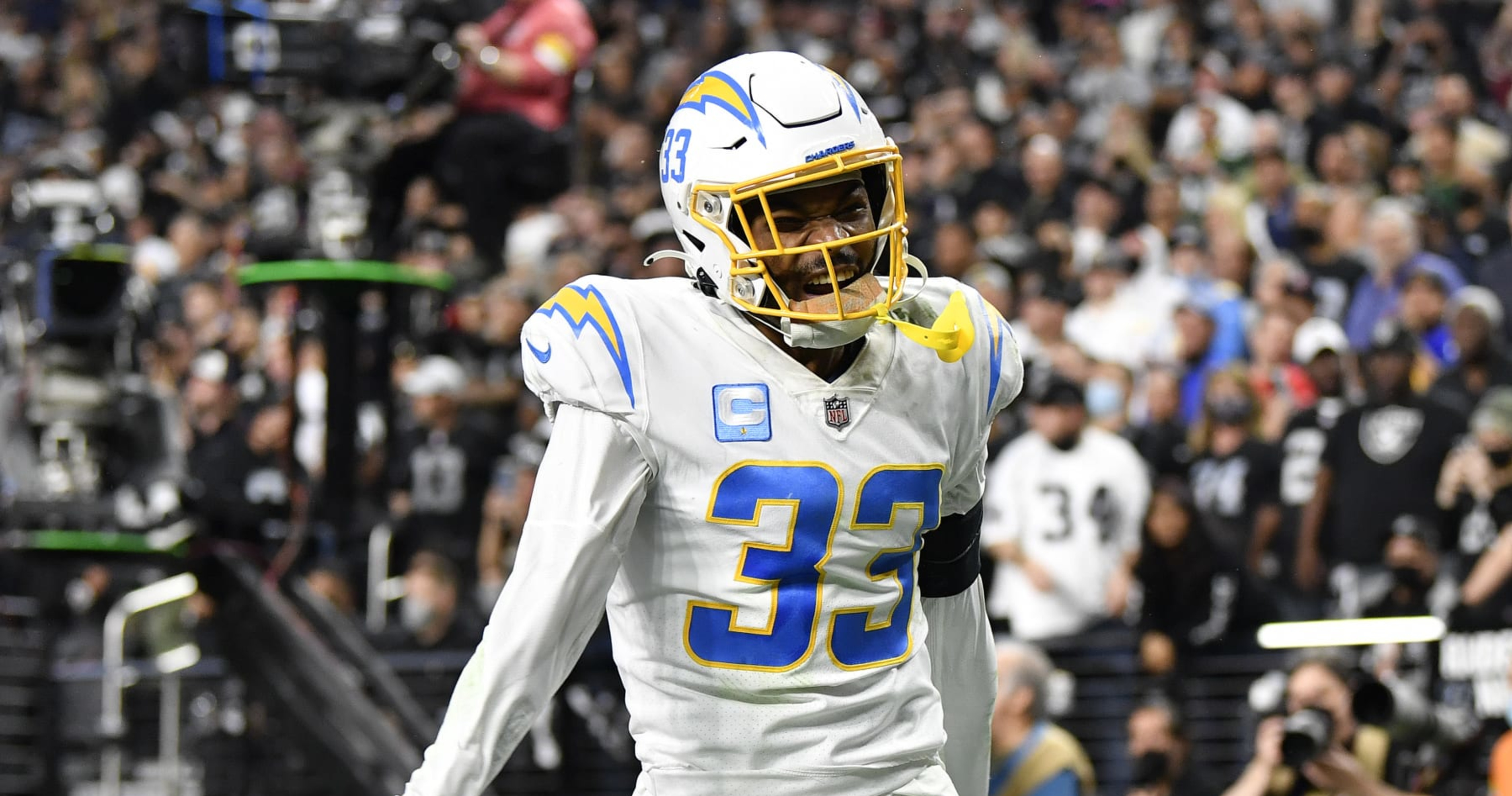 3 Instant Reactions to Derwin James Jr.'s Record-breaking Chargers Contract  Extension, News, Scores, Highlights, Stats, and Rumors