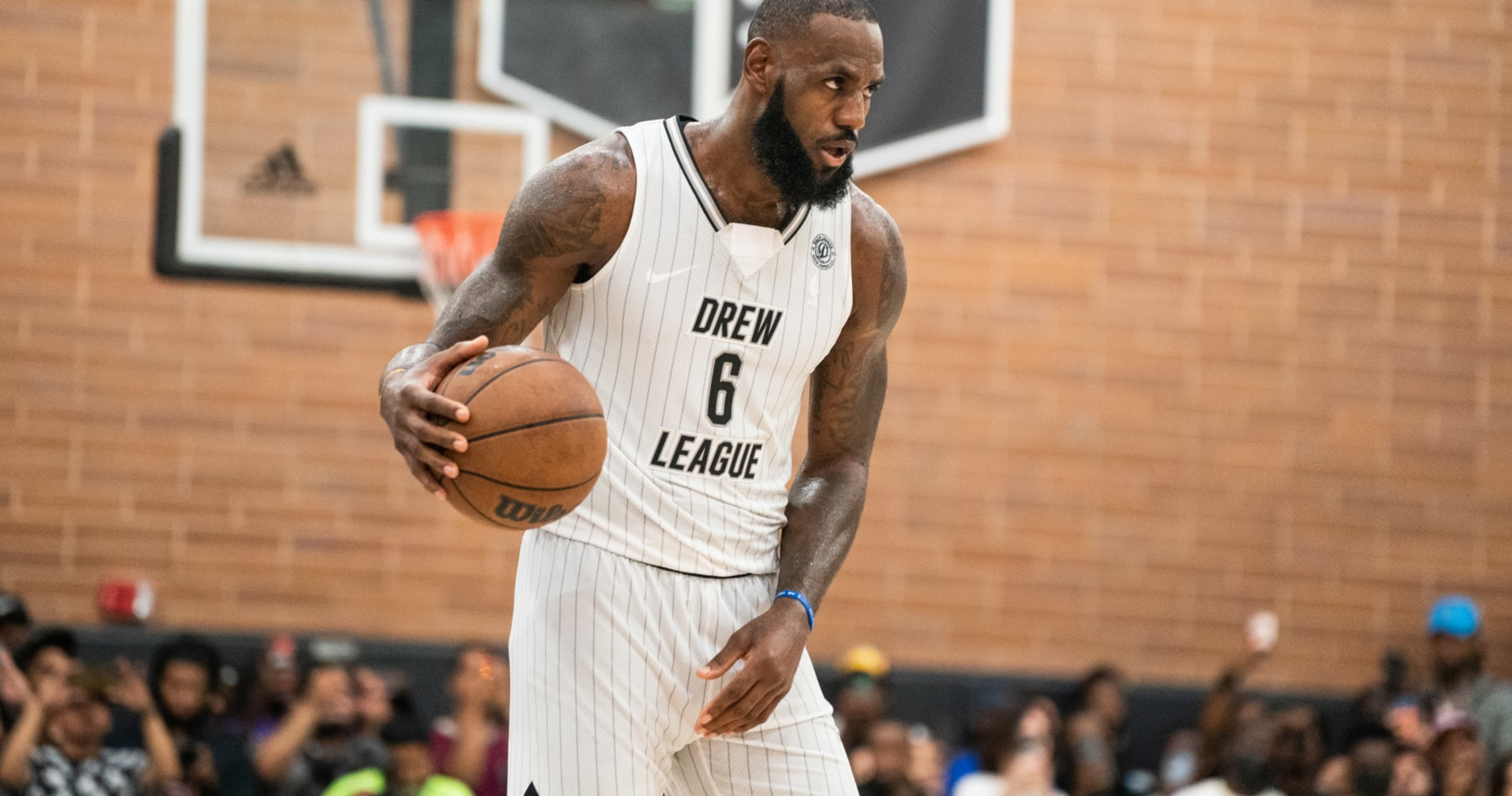 Lakers' LeBron James to Play in Jamal Crawford's CrawsOver Pro-Am Event on Satur..