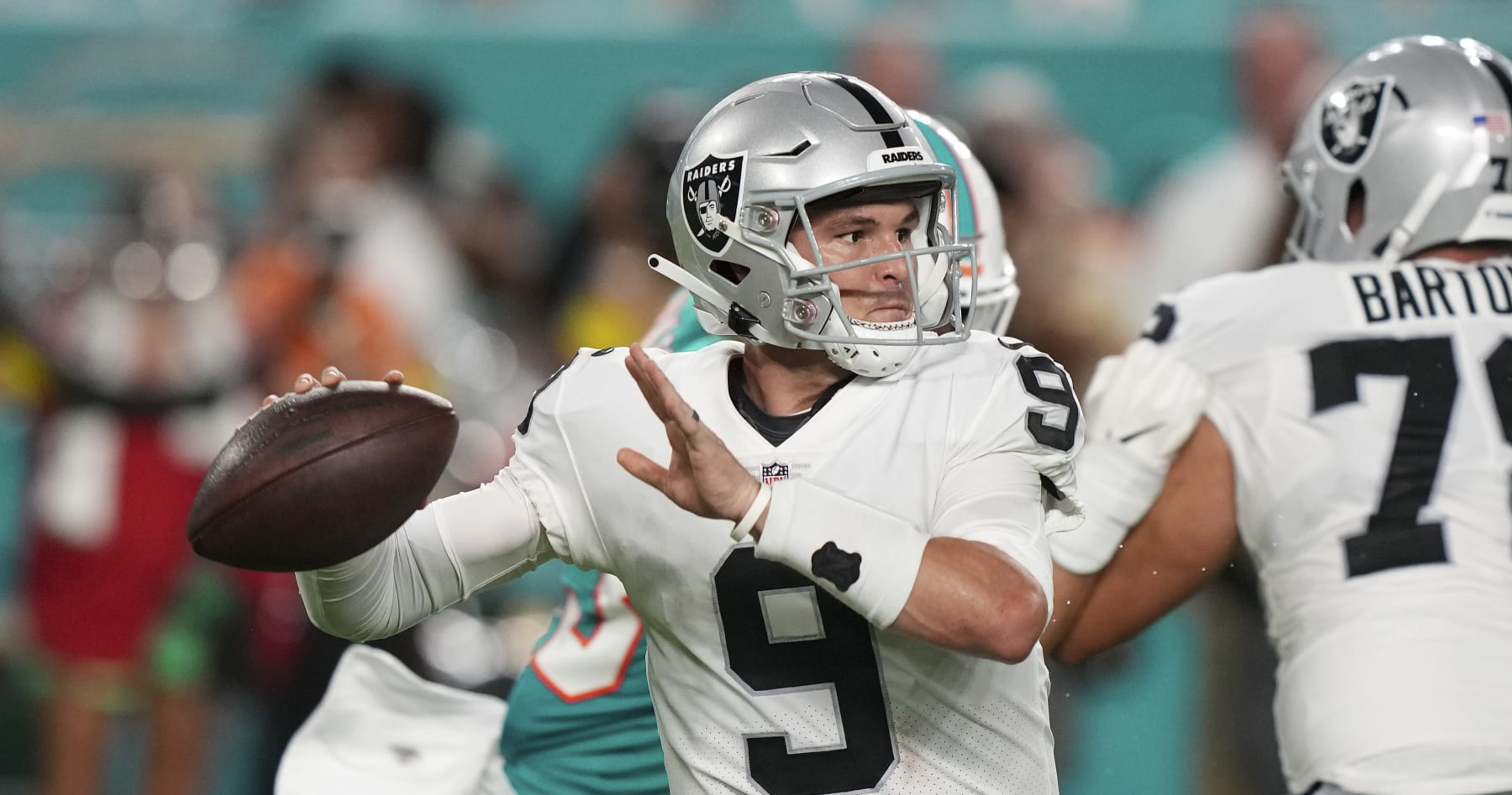 Raiders Trade QB Nick Mullens to Vikings for Conditional 2024 Draft