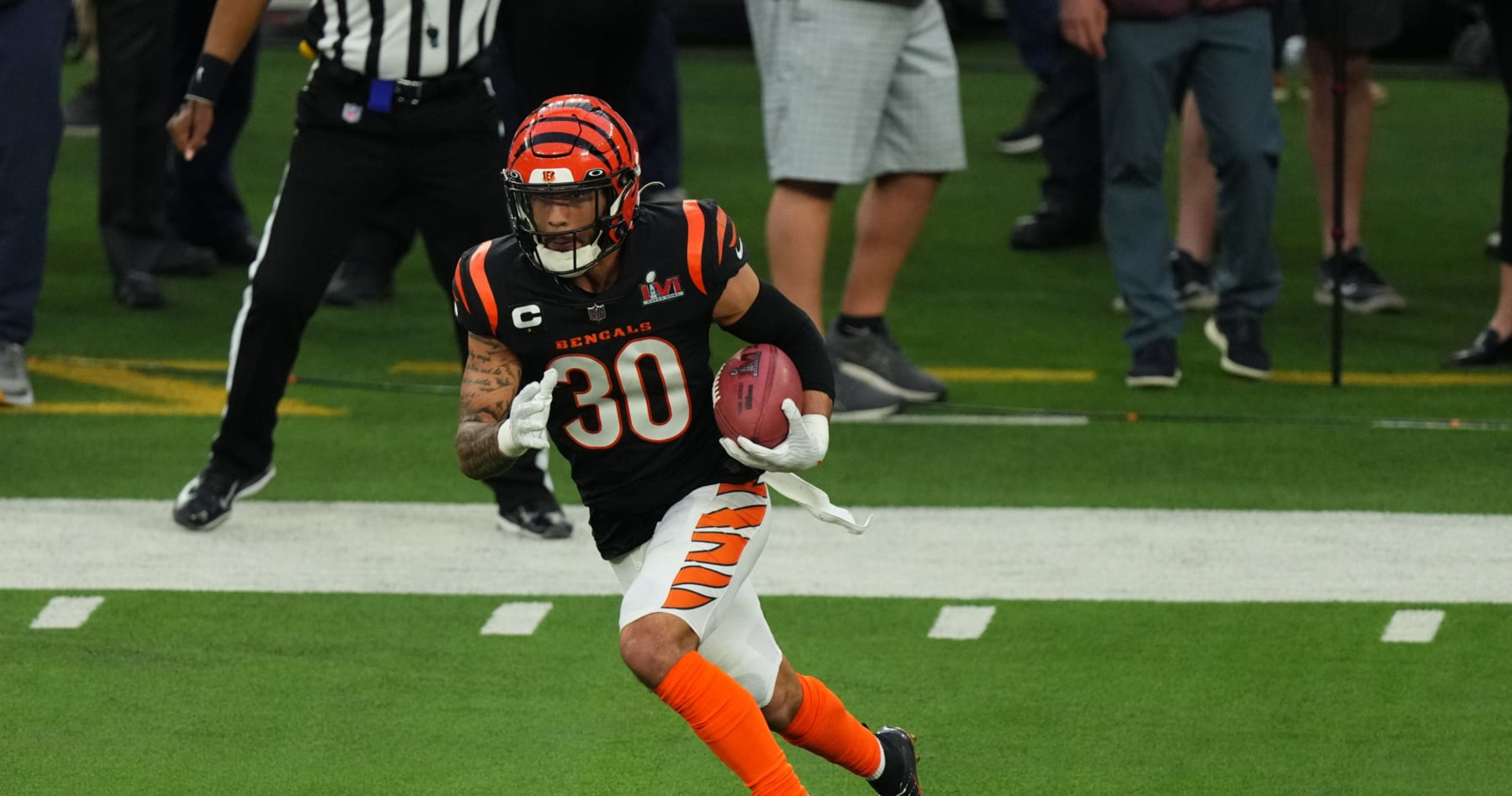Report: Jessie Bates to Sign Franchise Tag After Holding out for New Bengals Con..