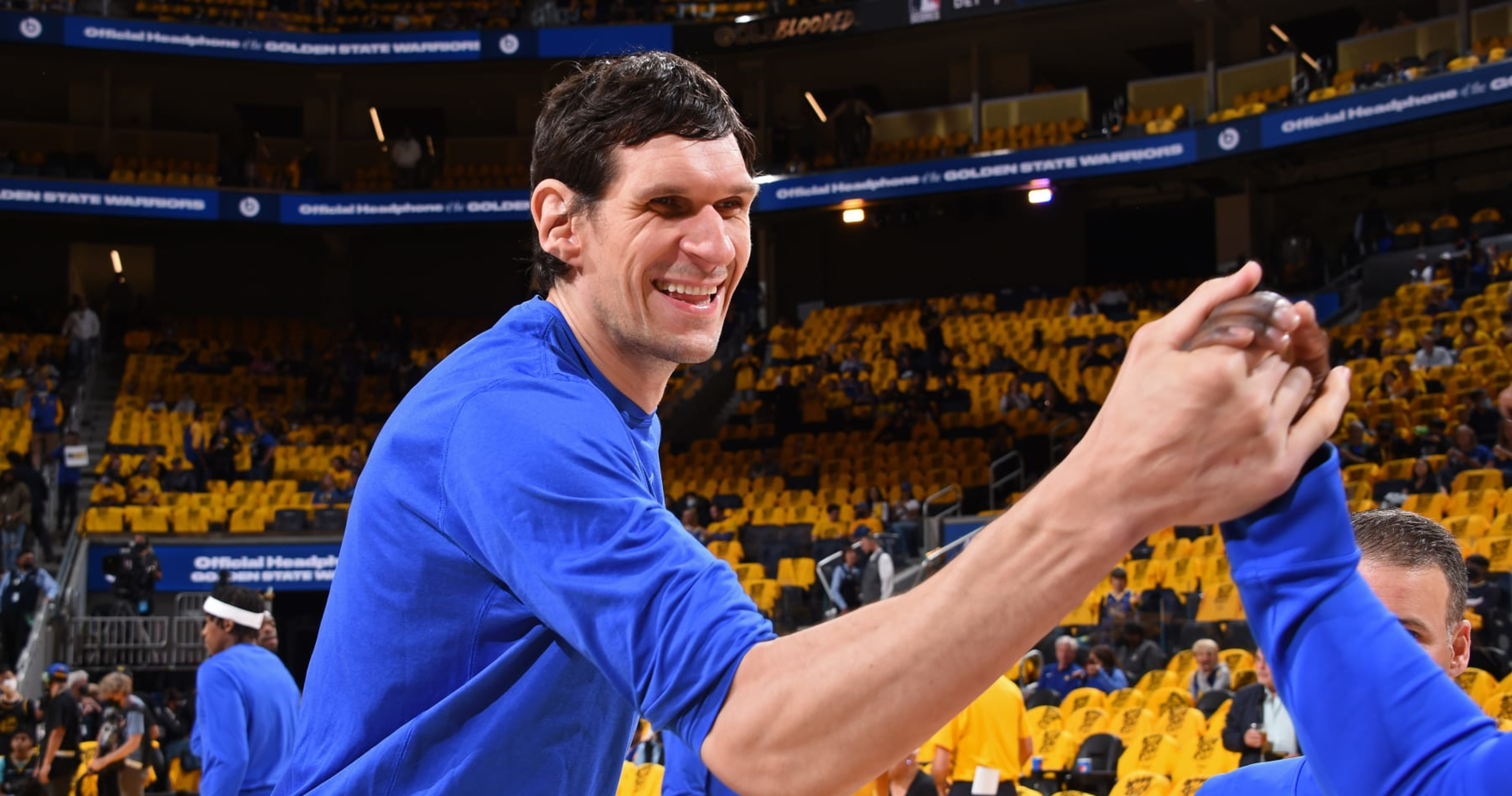 Watch: Boban Marjanovic came to the rescue during Rockets-Pelicans game