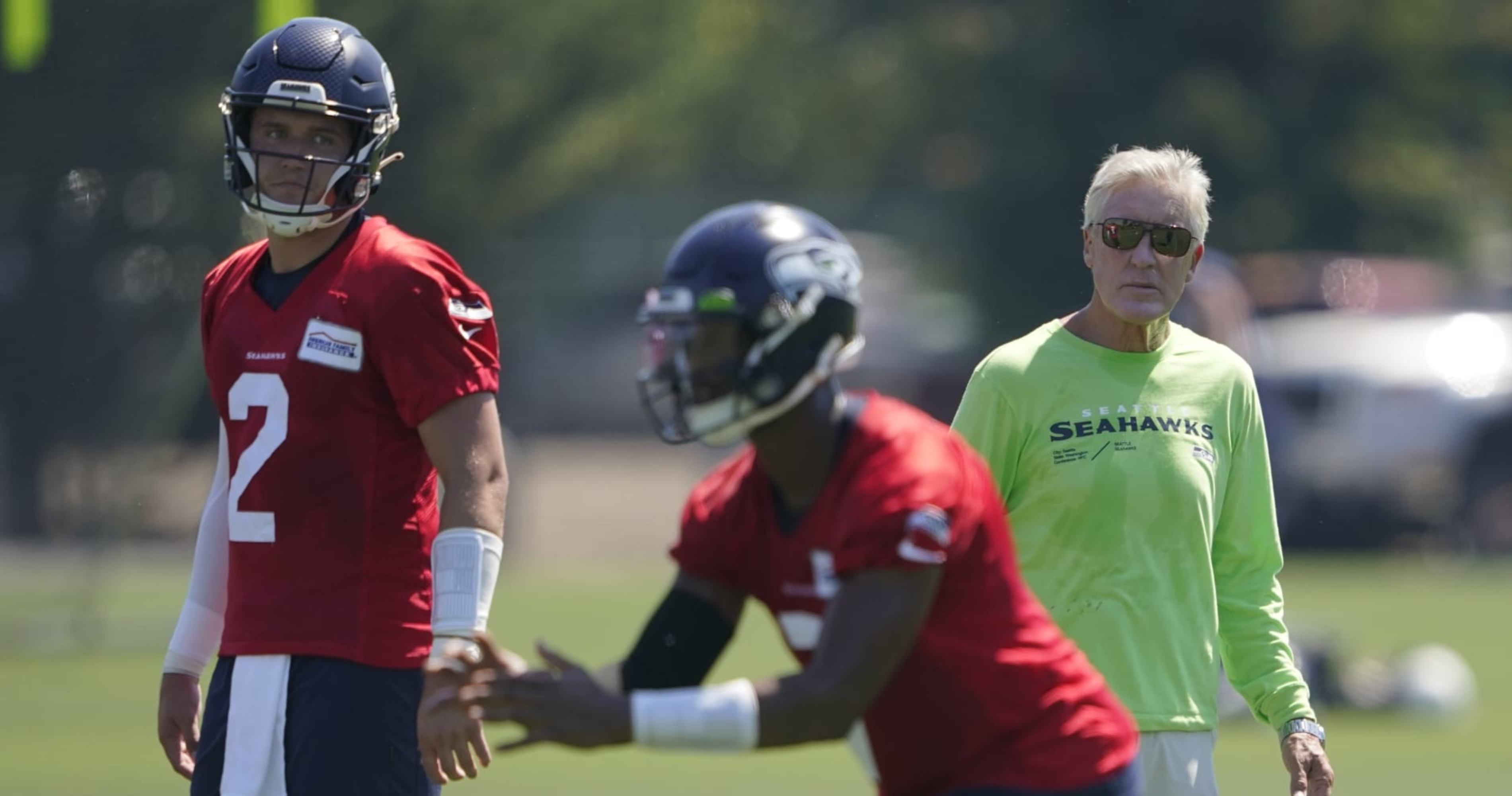 Seahawks starting QB 2022: Latest updates on Drew Lock, Geno Smith training  camp battle - DraftKings Network