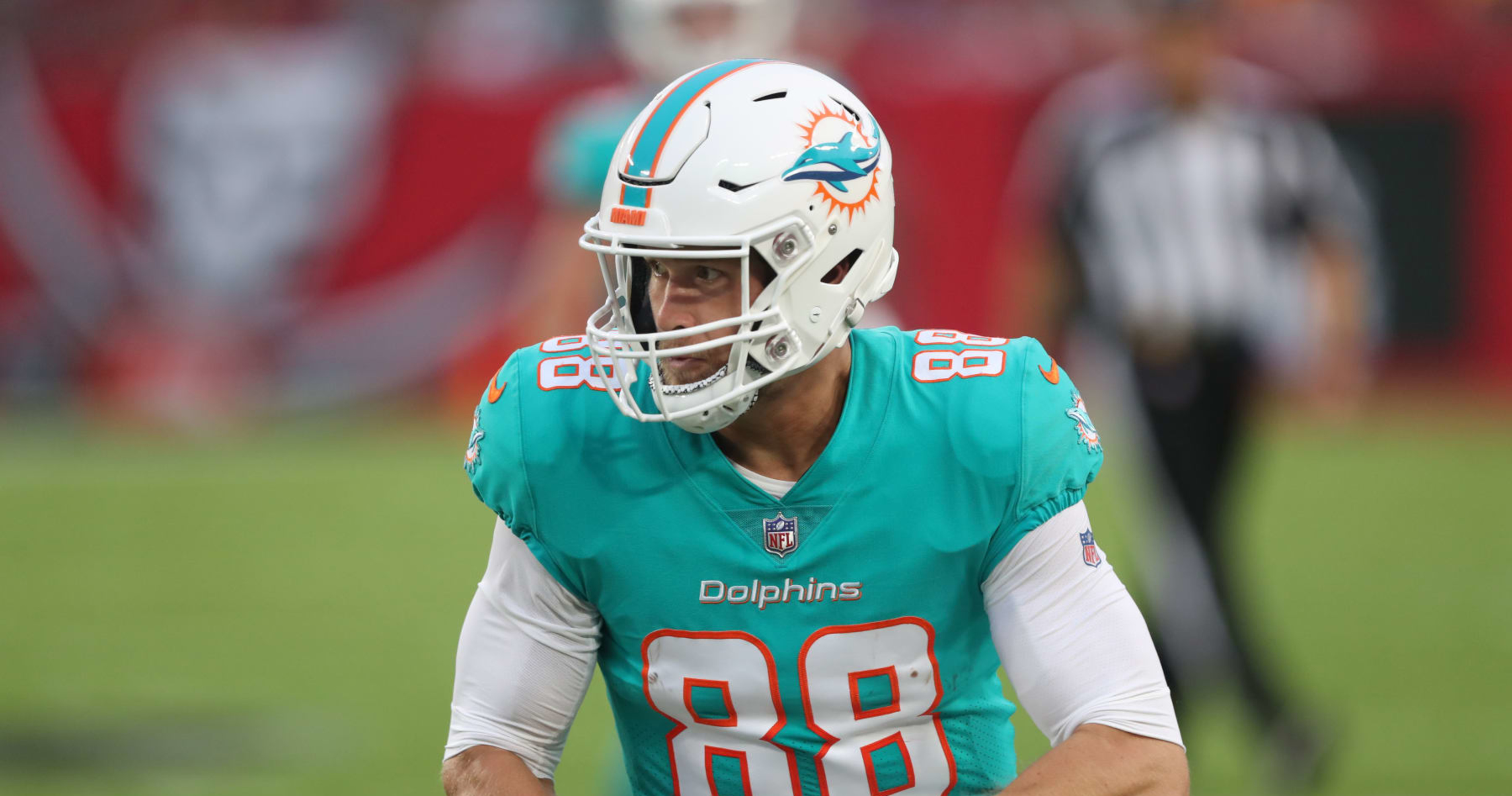 Dolphins apply franchise tag to TE Mike Gesicki 