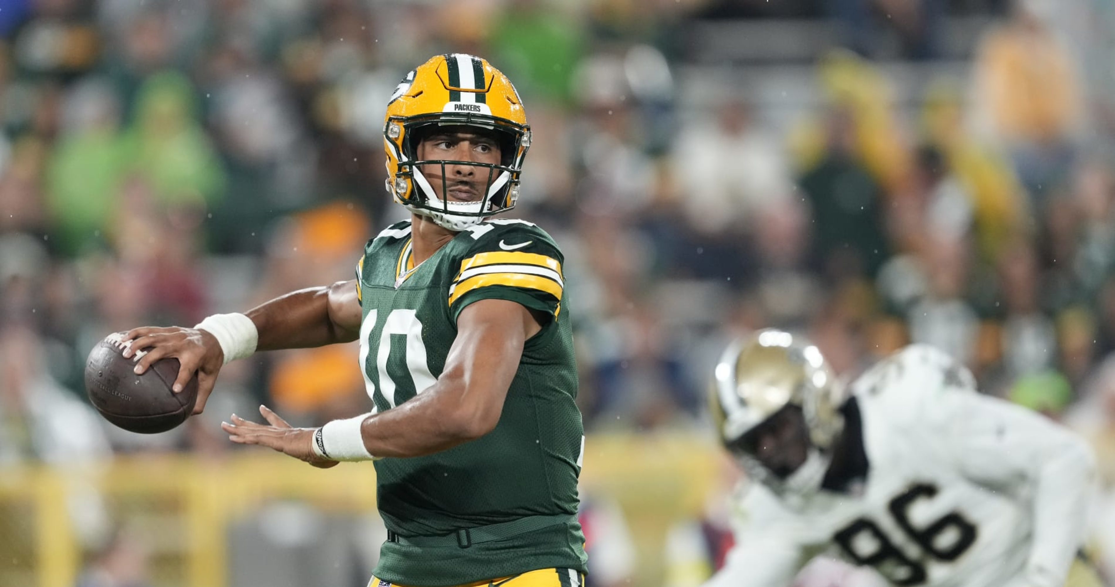 Packers' Aaron Rodgers: Jordan Love Has 'Definitely Become a Master of the Offen..
