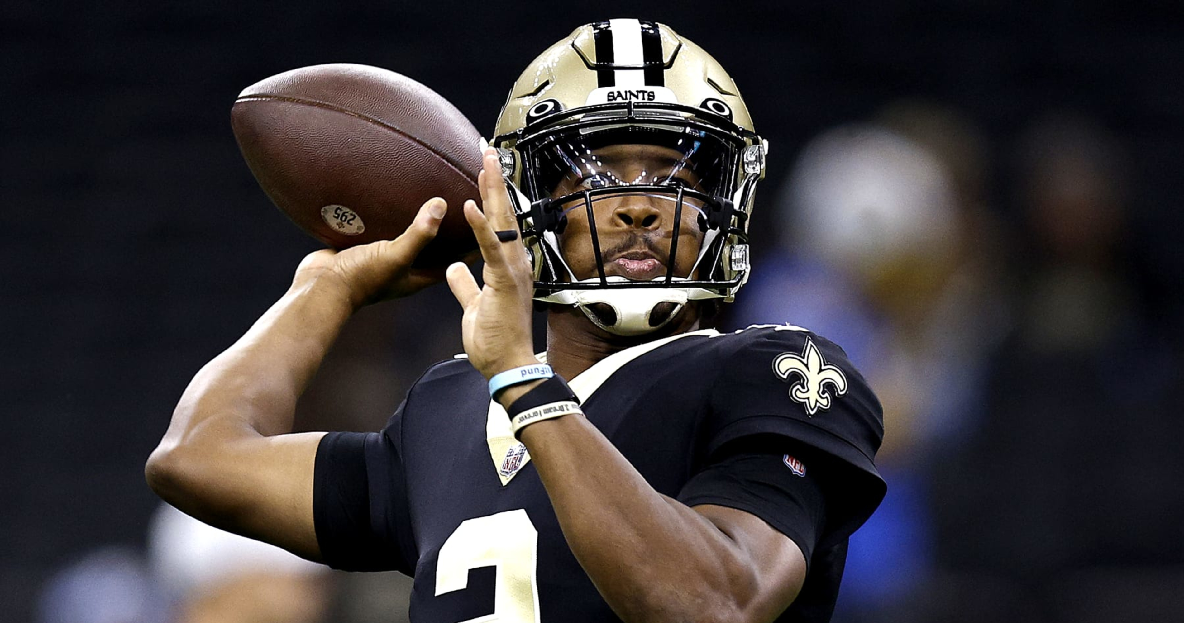 Jameis Winston leads Saints Pregame Huddle vs. Chargers