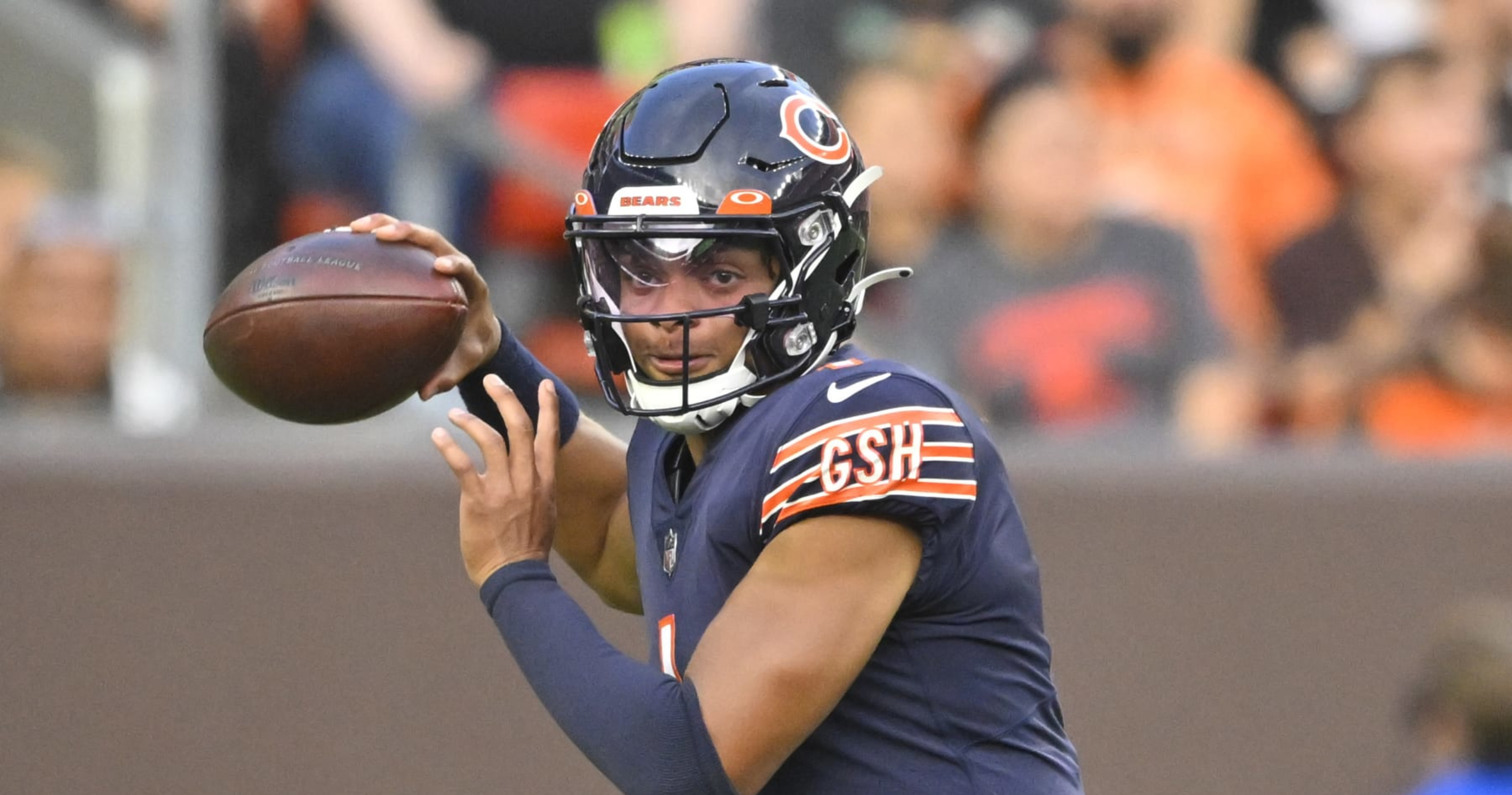 Chicago Bears game today: Ready or not, QB Justin Fields started against  Cleveland Browns - ABC7 Chicago