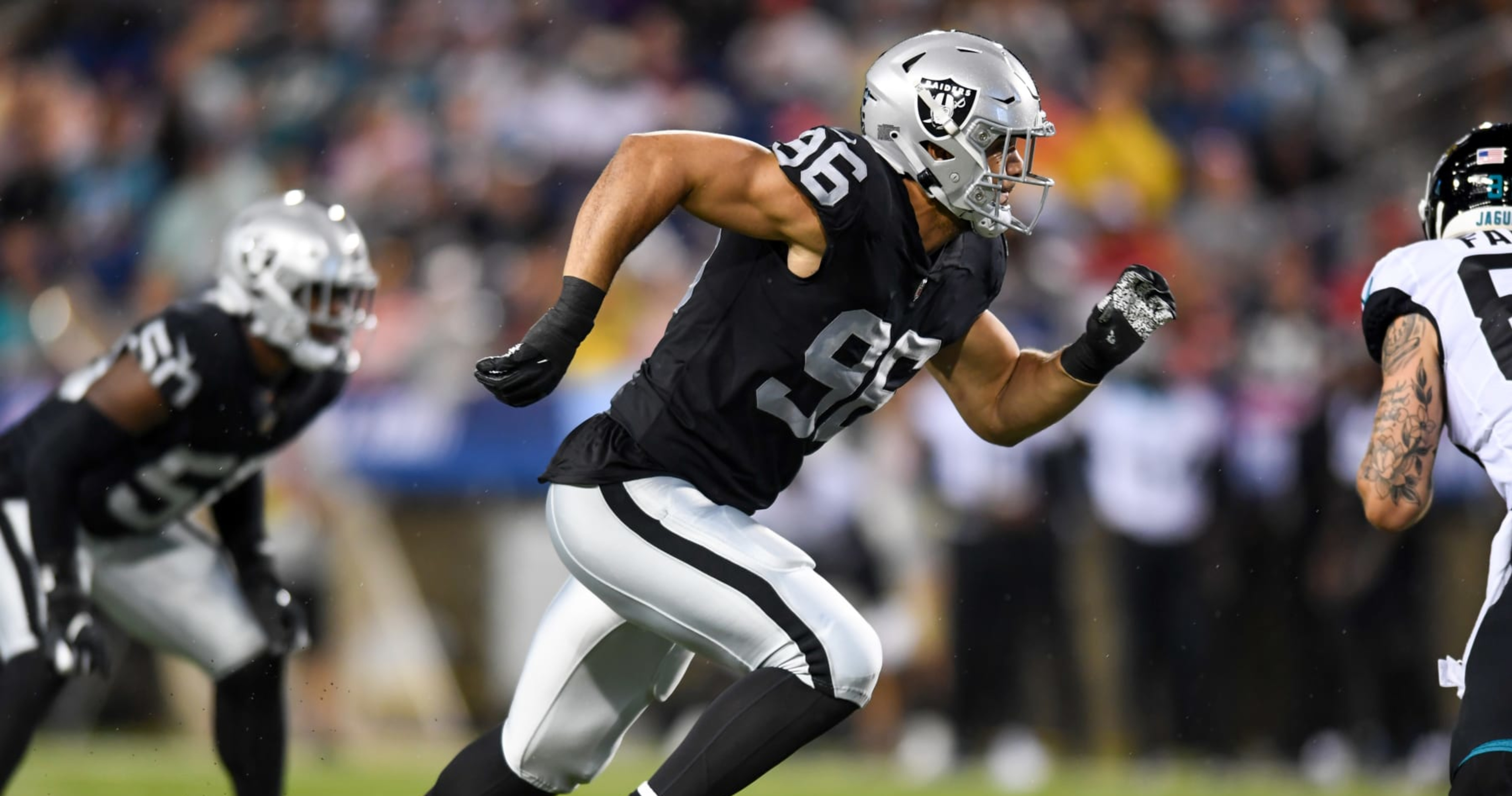 Raiders lose tight end Foster Moreau to season-ending knee injury