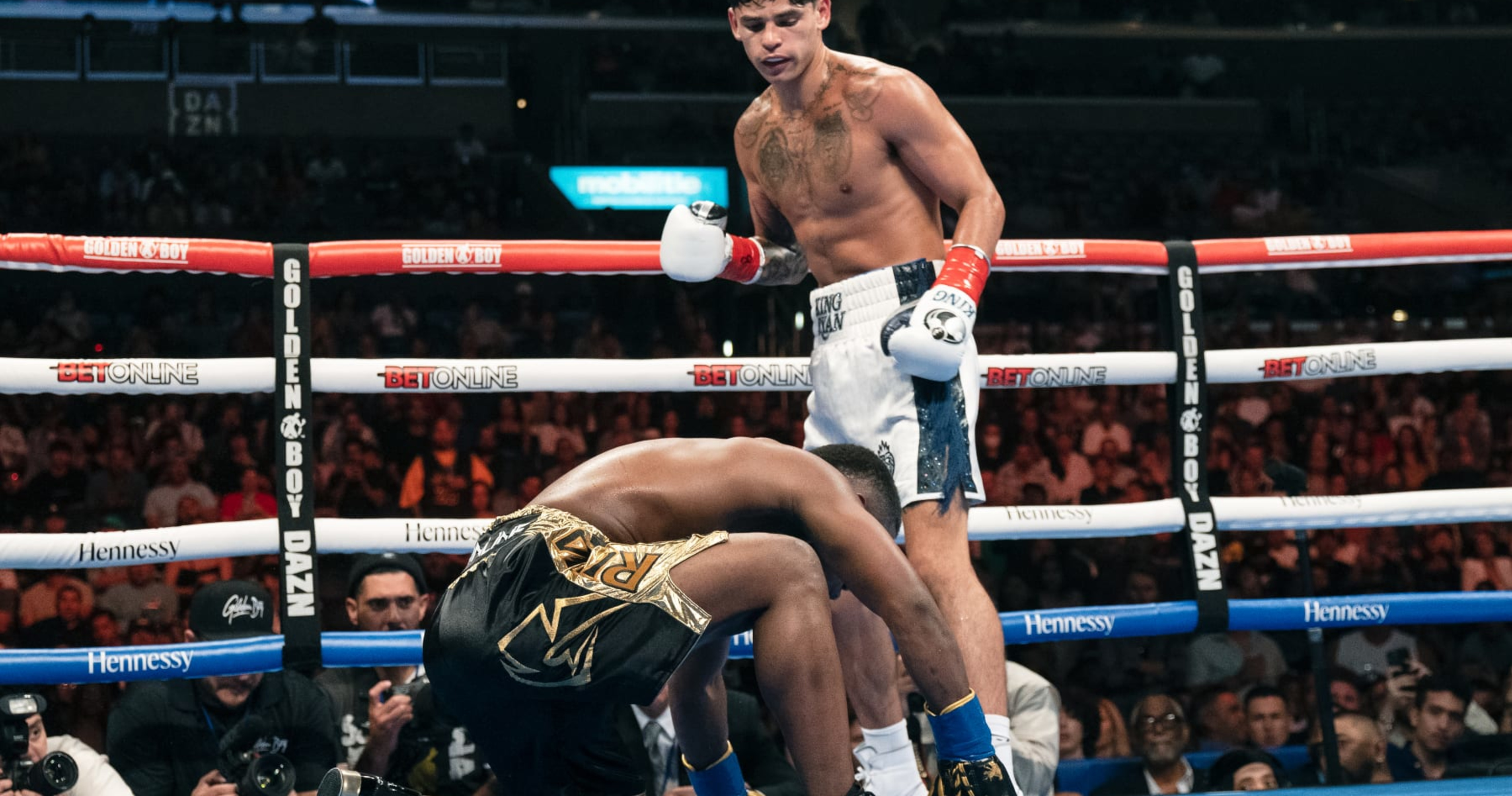 Дэвис гарсия бой. Ryan Garcia. Гарсия боксер. Ryan Garcia Boxer.