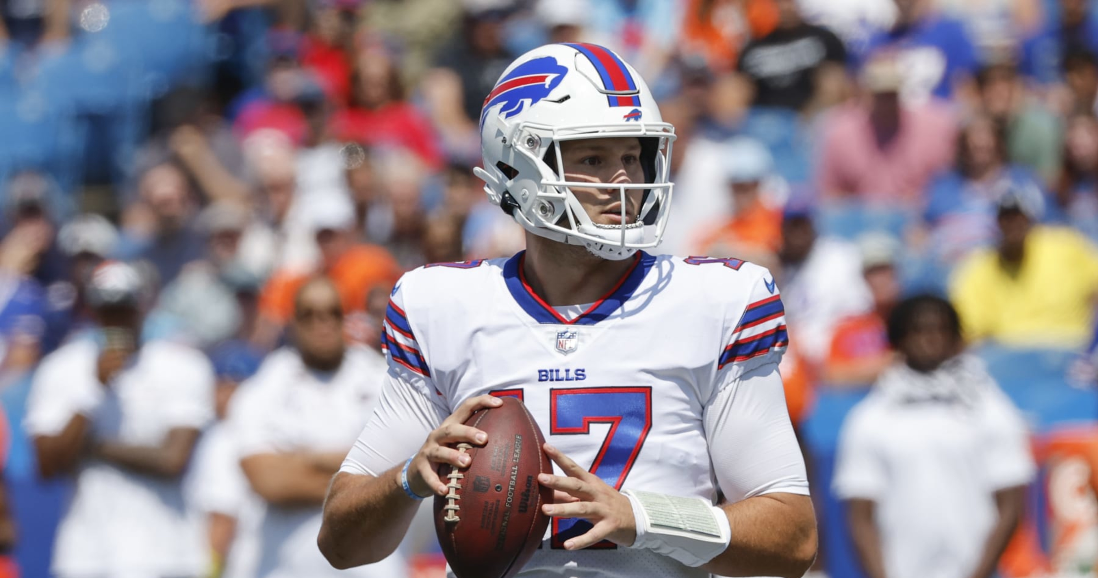 Josh Allen punks longtime NFL writer Peter King at Buffalo Bills camp