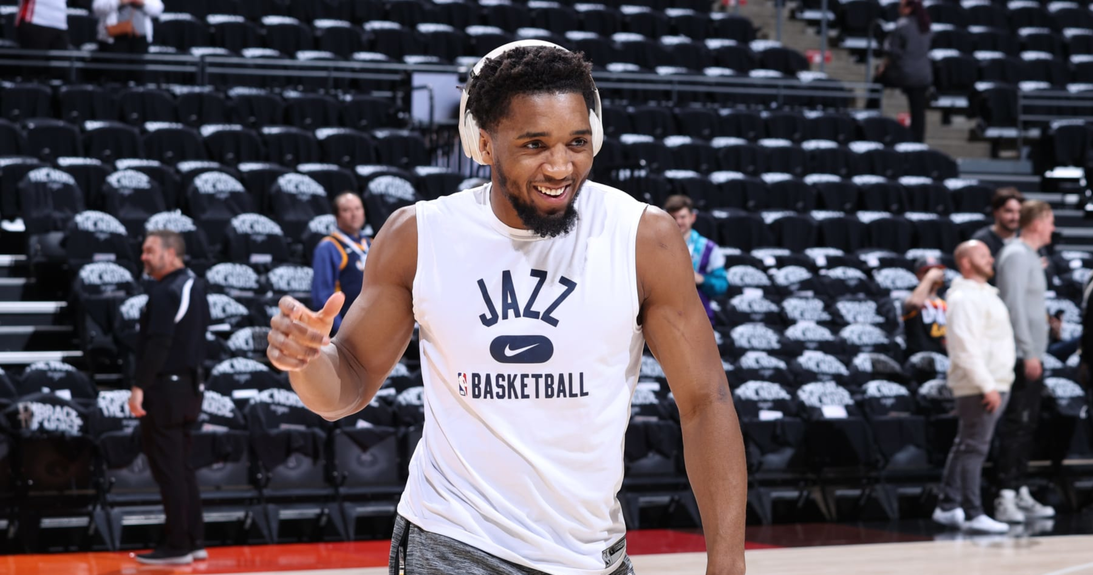 Donovan Mitchell Trade to New York Knicks? Jazz Star Won't Say 'No' -  Sports Illustrated New York Knicks News, Analysis and More