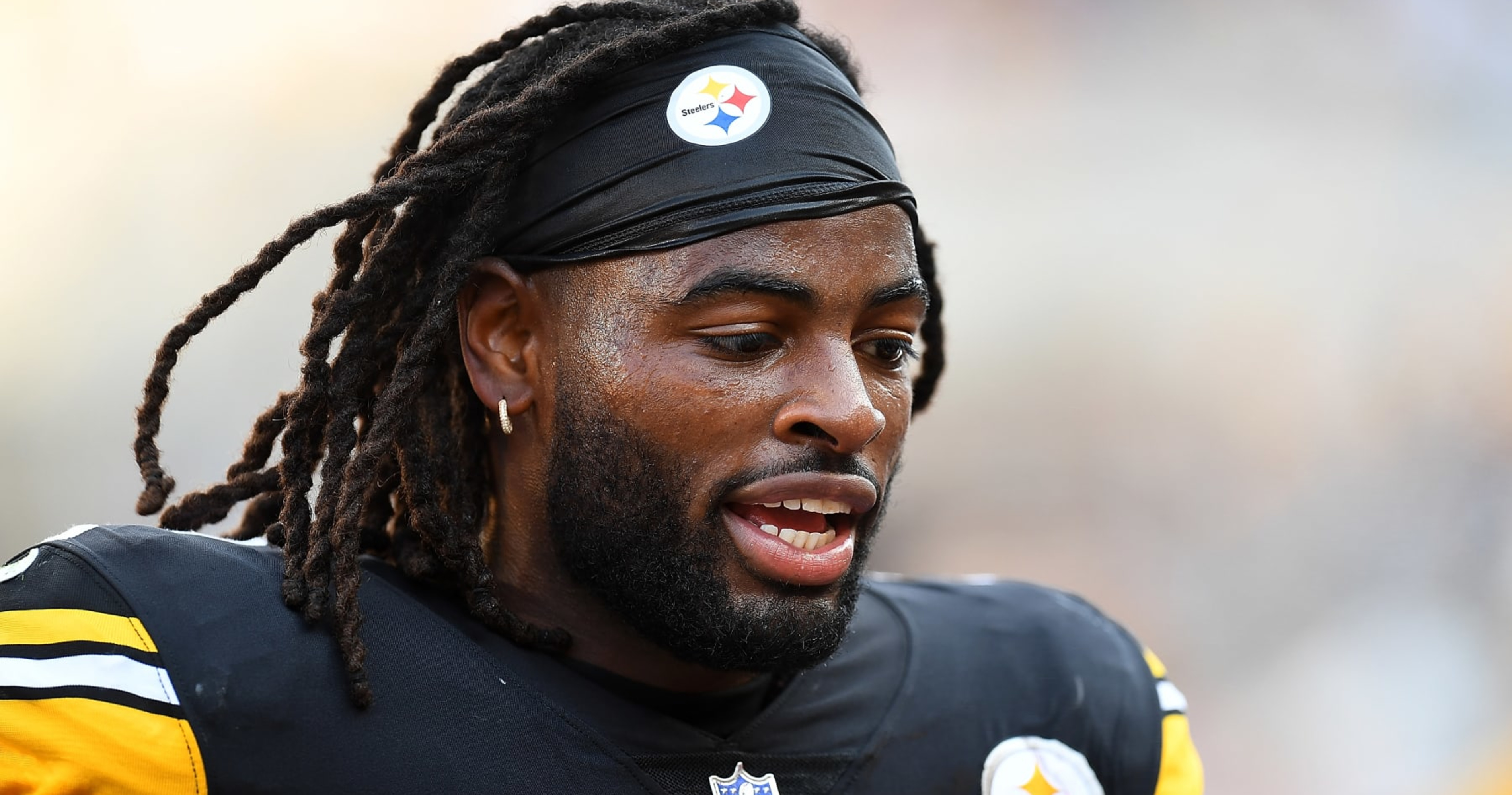 Najee Harris left MNF vs. Colts due to abdominal injury