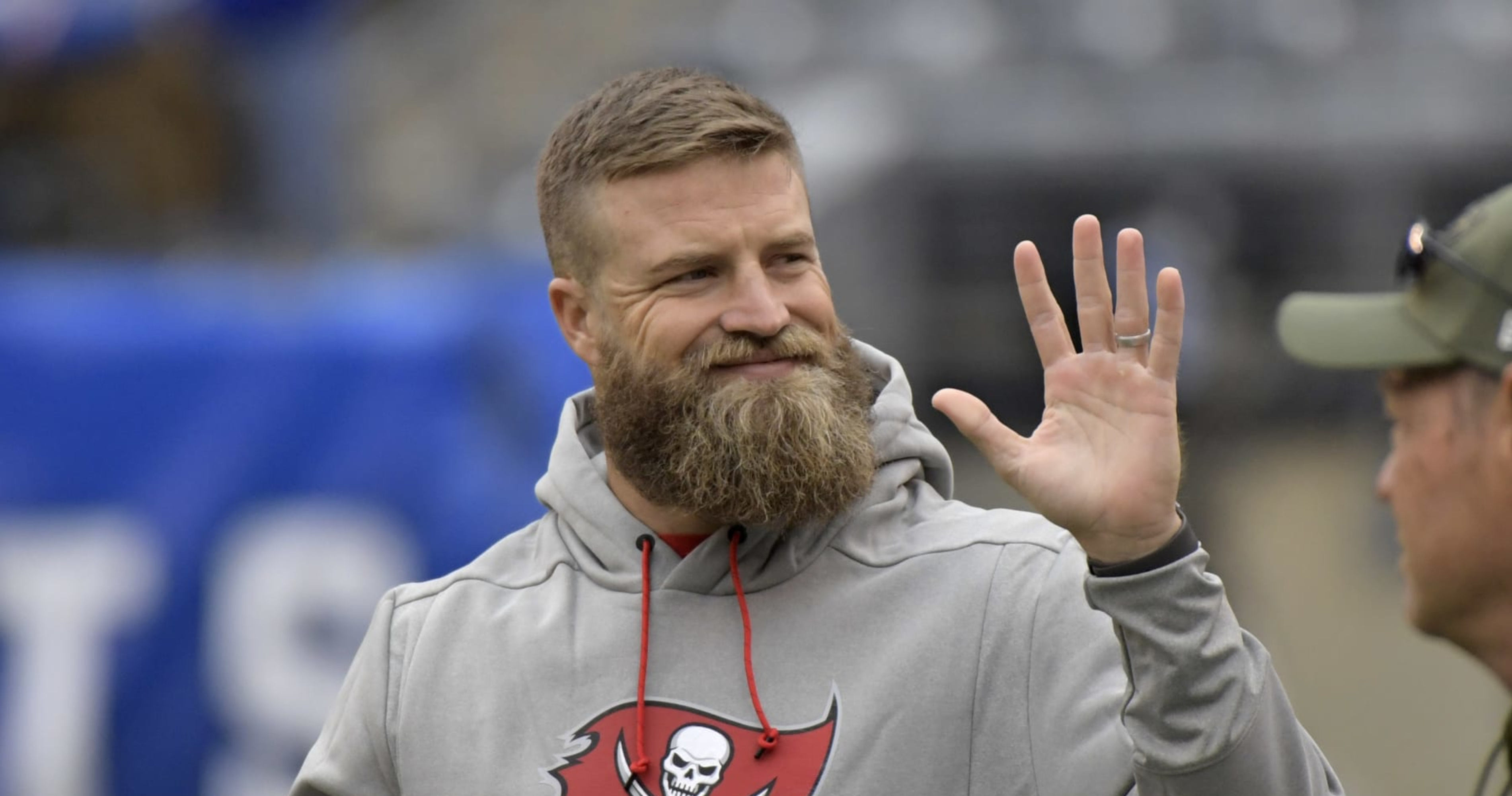 Ryan Fitzpatrick signs with the Bucs, the 7th team of his 13-year