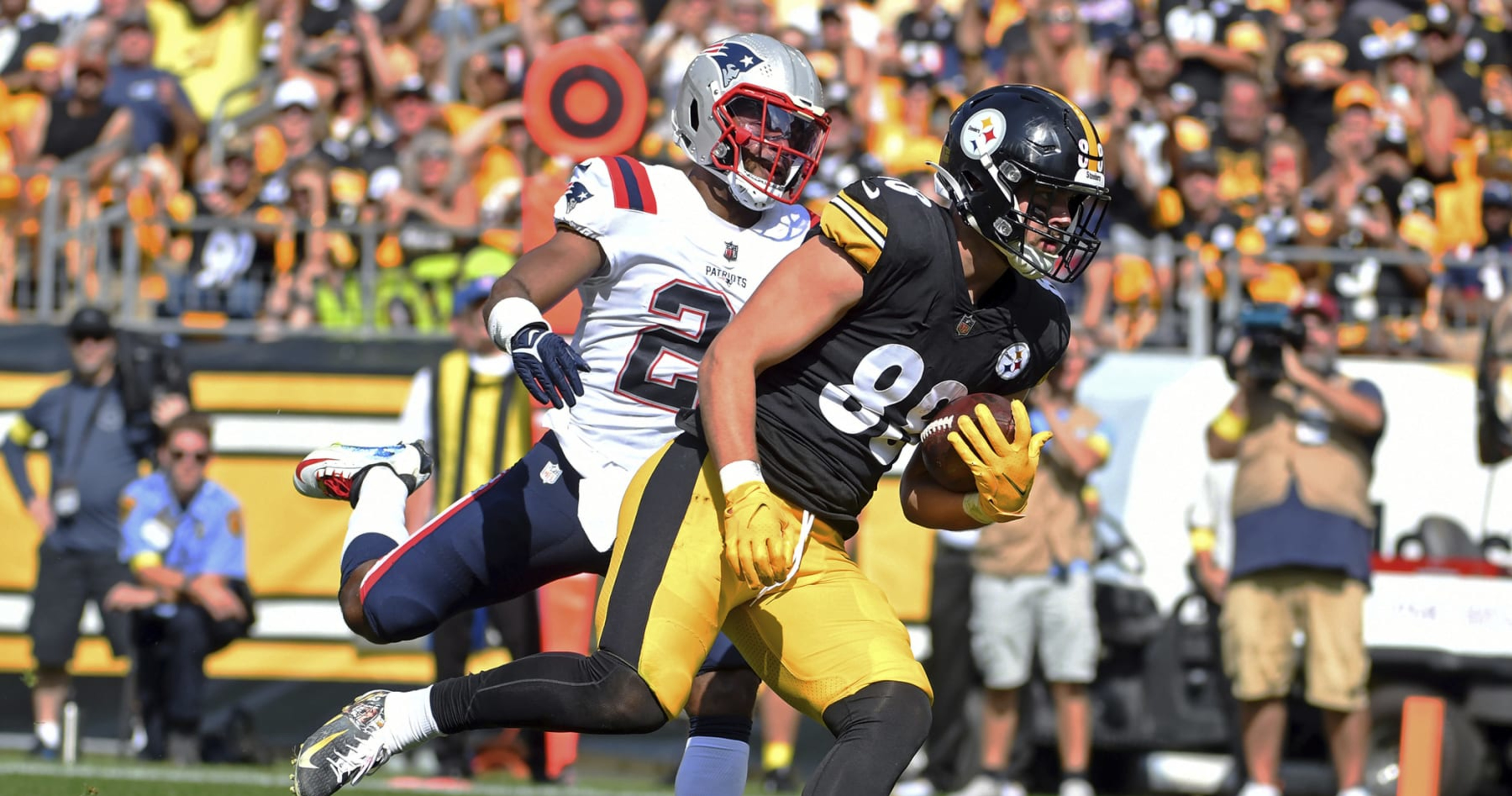 Pittsburgh Steelers vs. New England Patriots - 2022 NFL Regular Season Week  2 - Acrisure Stadium in Pittsburgh, PA