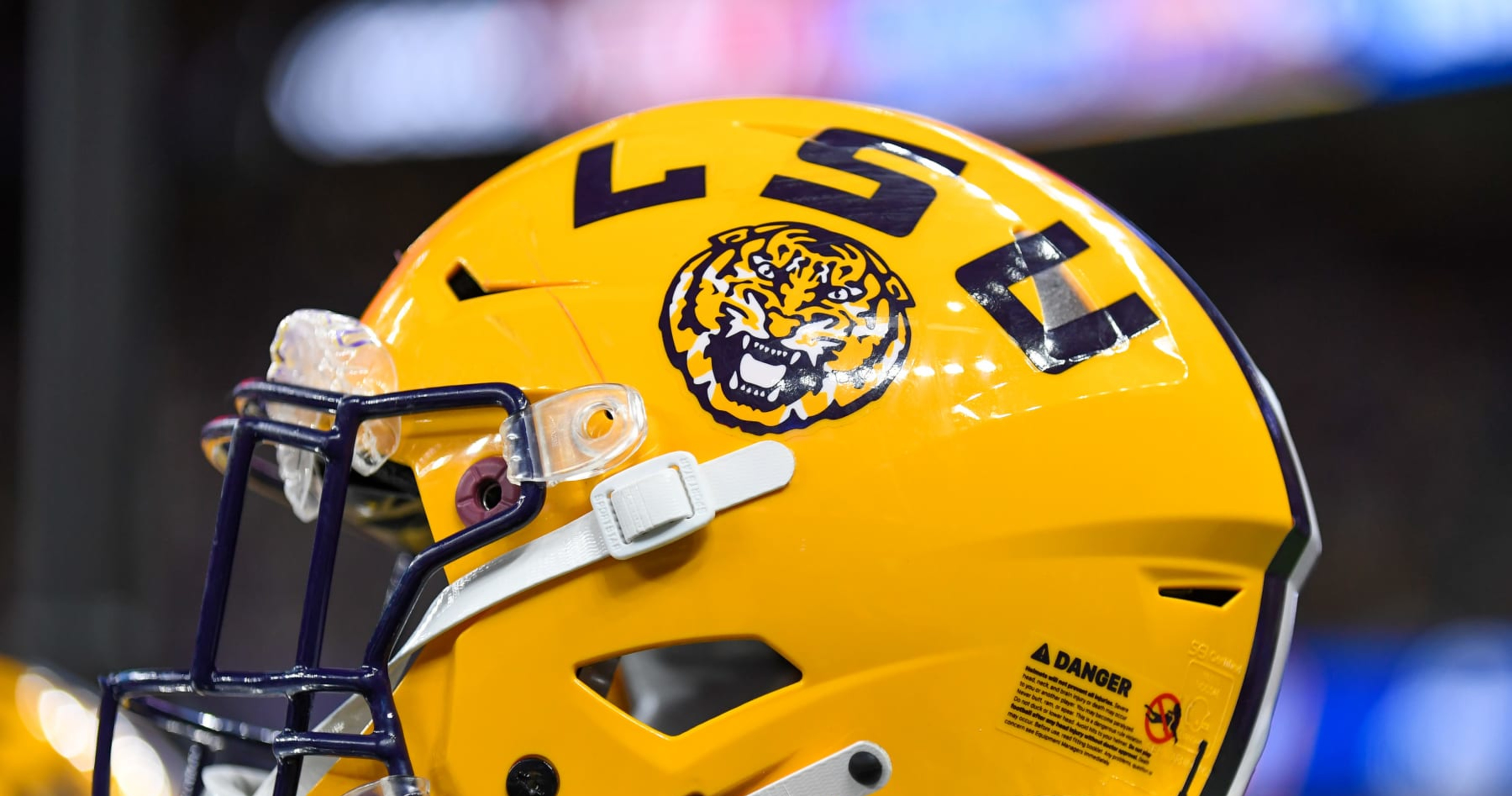 LSU Gets 1Year Probation from NCAA, Will Pay 5K Fine for CFB