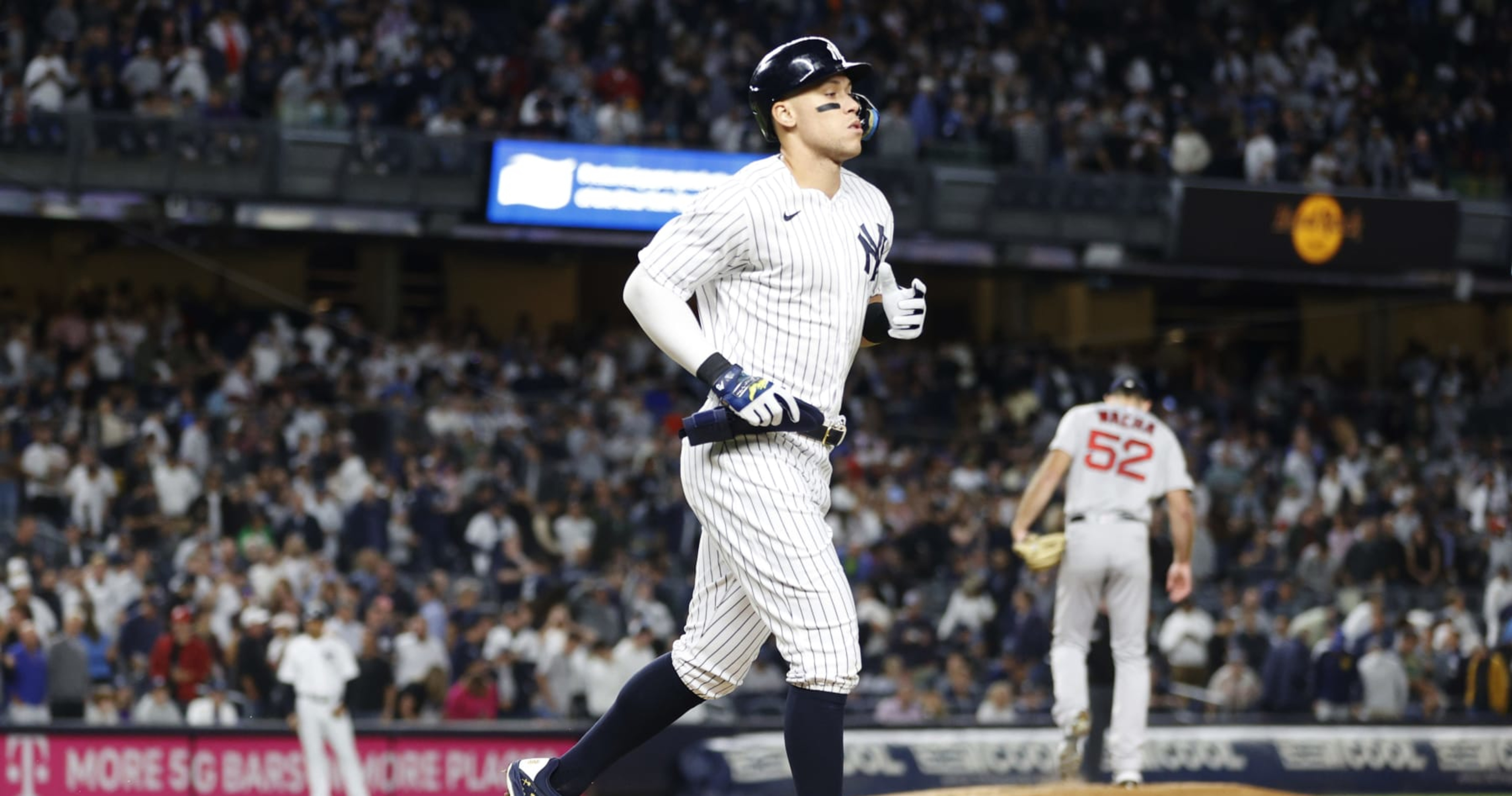 Aaron Judge signs record-breaking deal to stay with Yankees