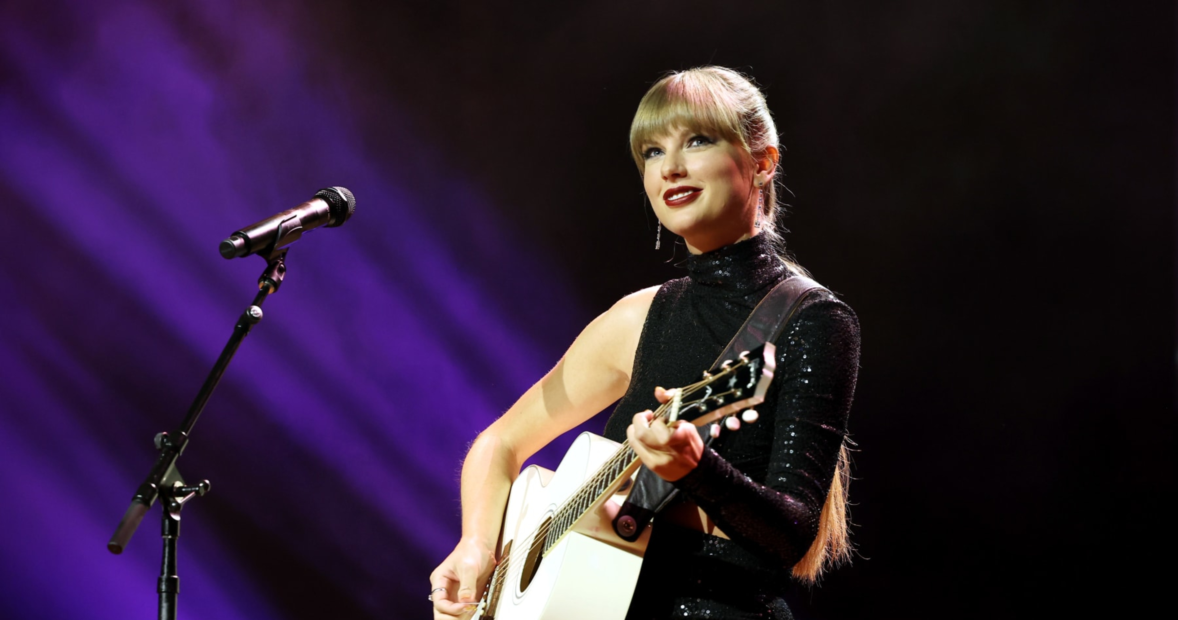 Taylor Swift's Status for 2023 Super Bowl Halftime Show Focus of Conflicting Rep..