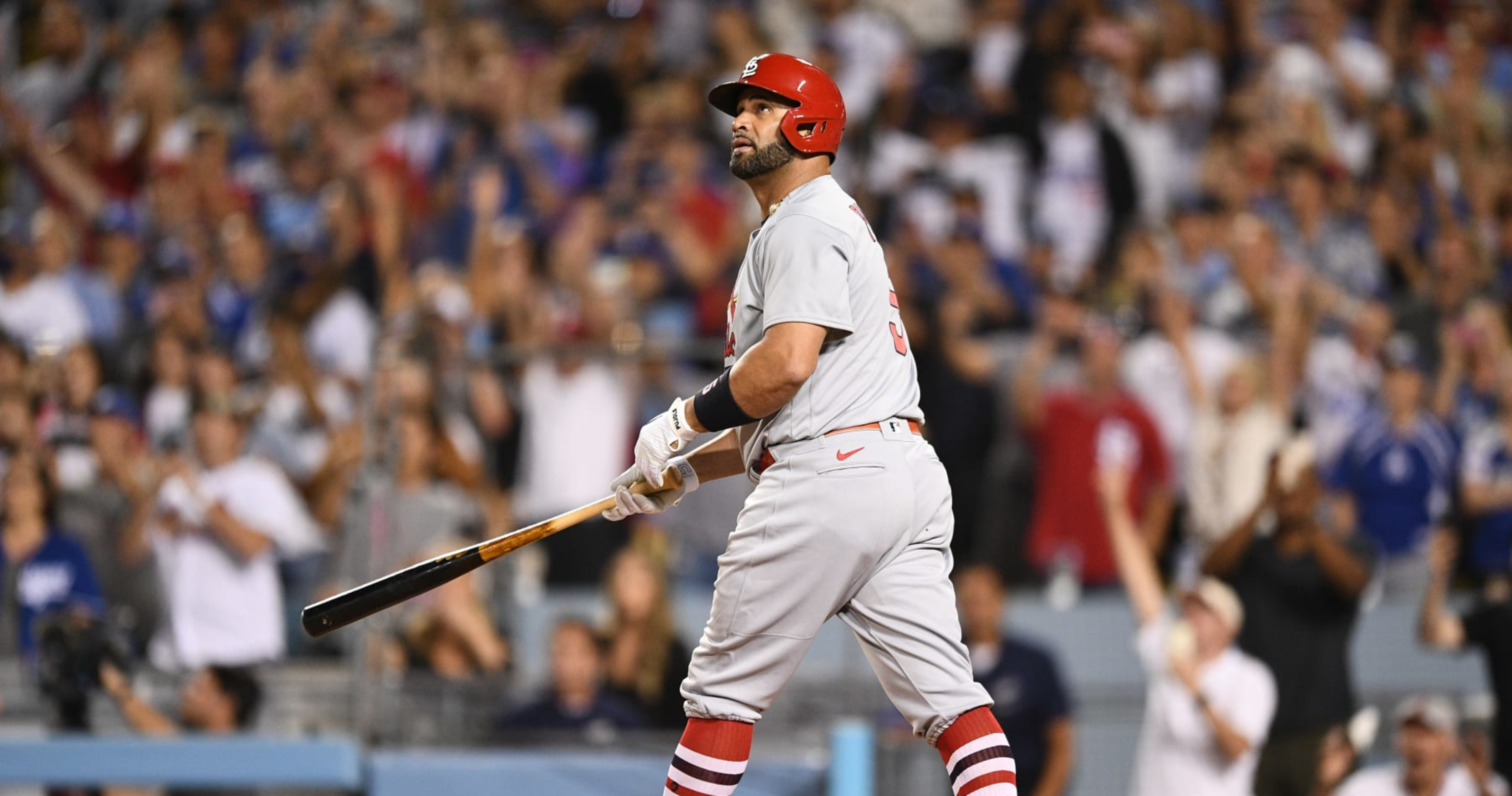 Albert Pujols gifts jersey to fan amid chase for 700 home run club
