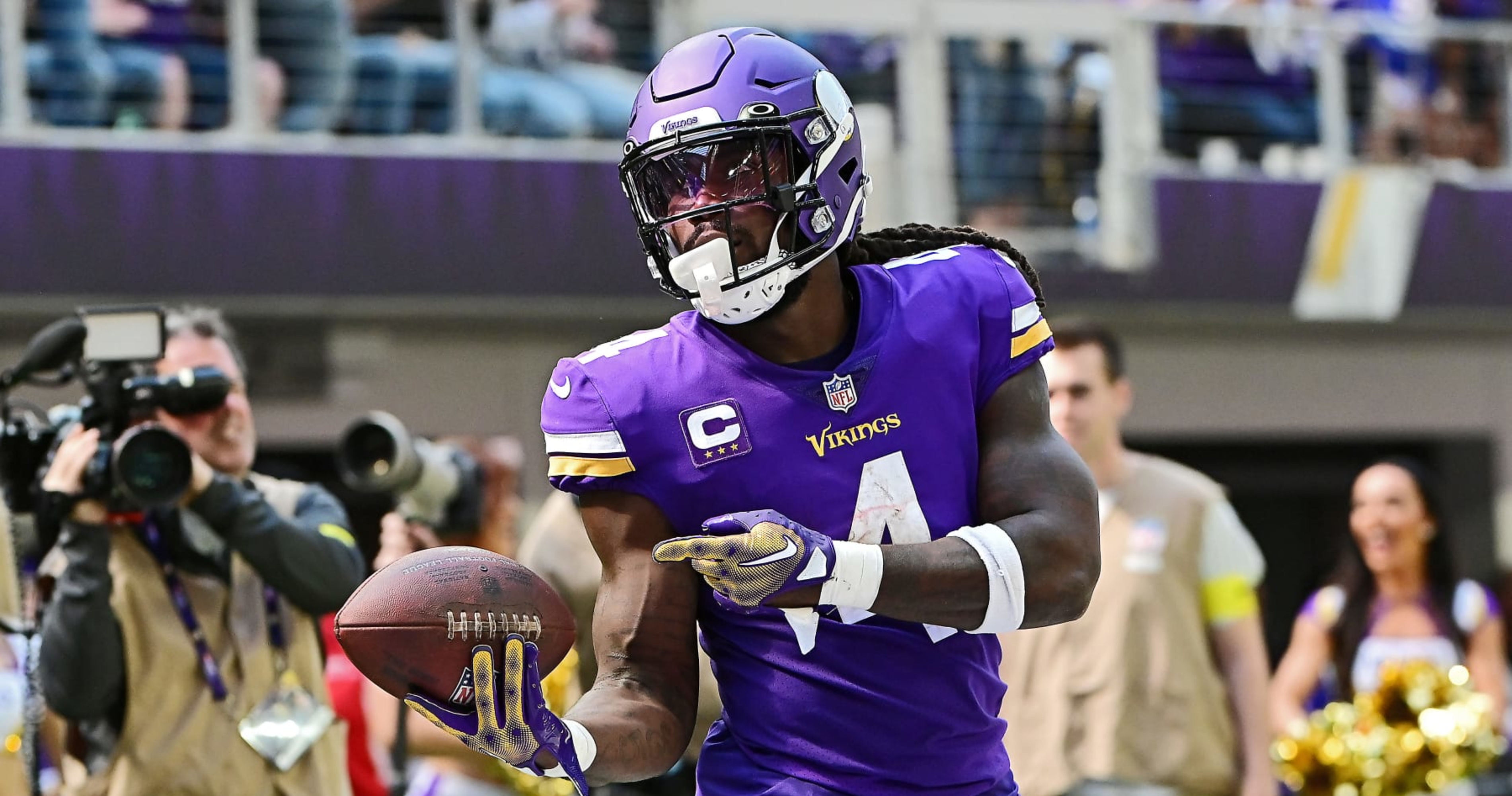 Vikings' Dalvin Cook exits win against Lions with shoulder injury