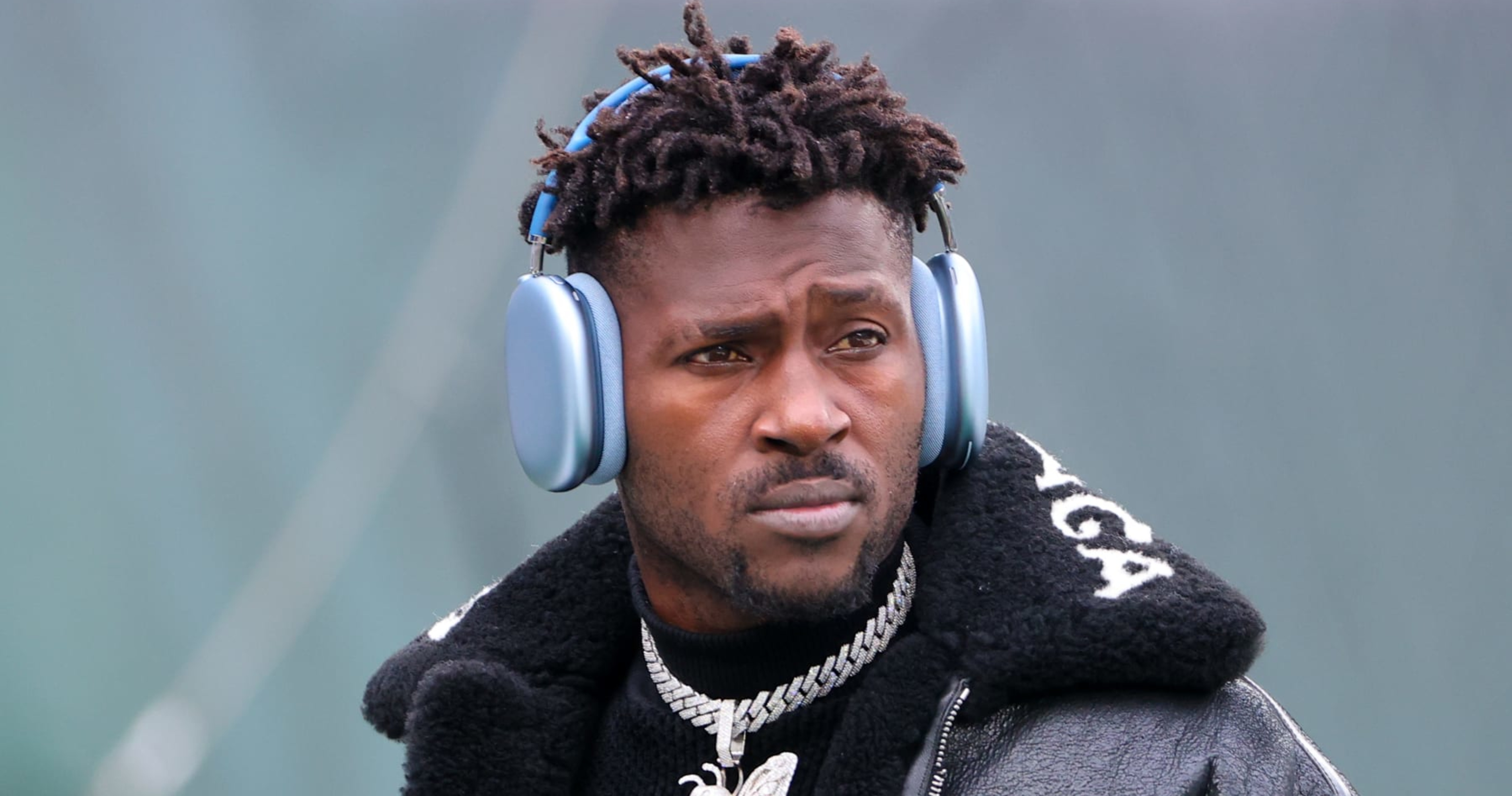 Antonio Brown Exposes Himself to Hotel Guests at Swimming Pool in