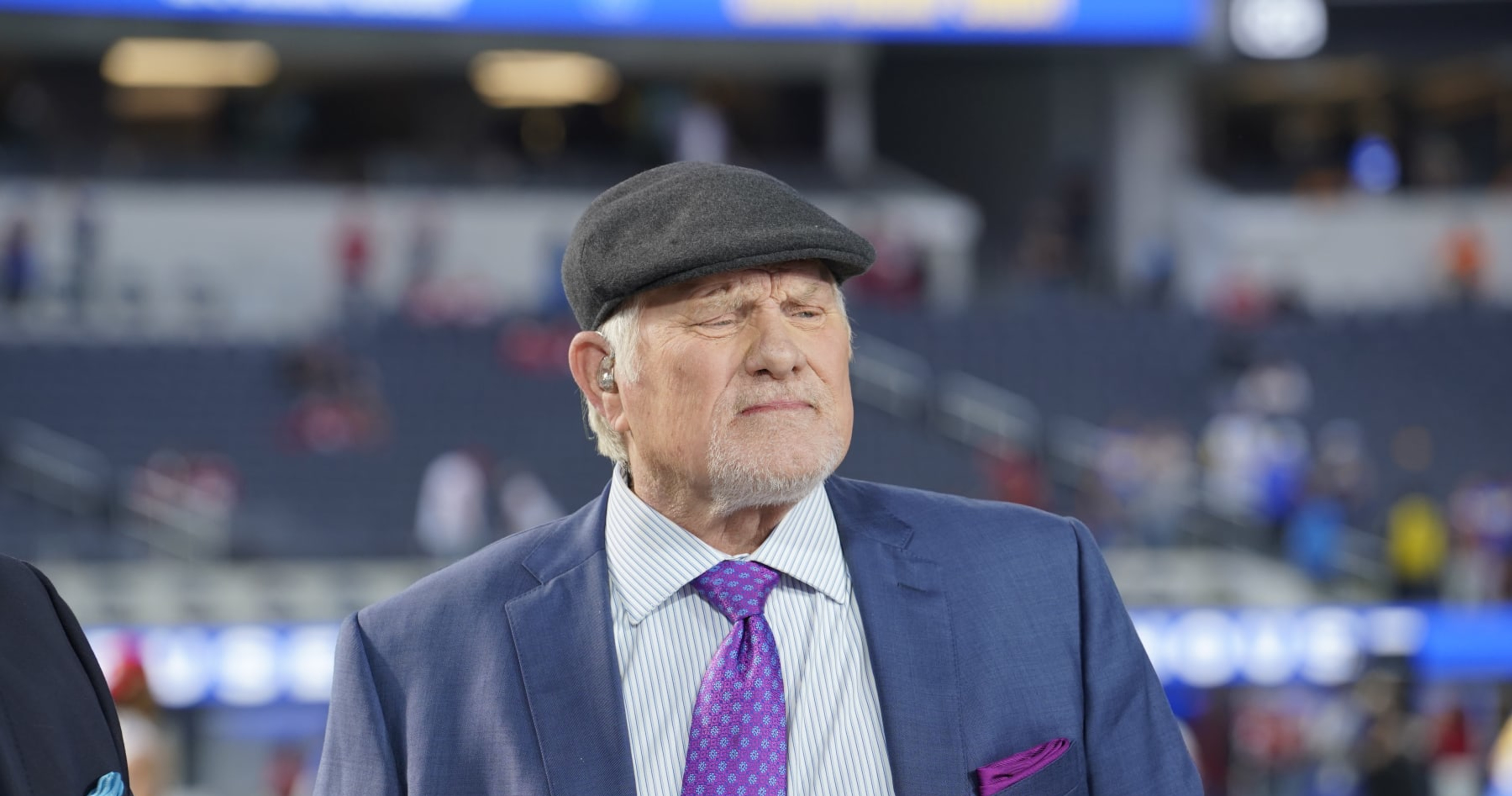 Terry Bradshaw reveals he's been battling cancer for a year