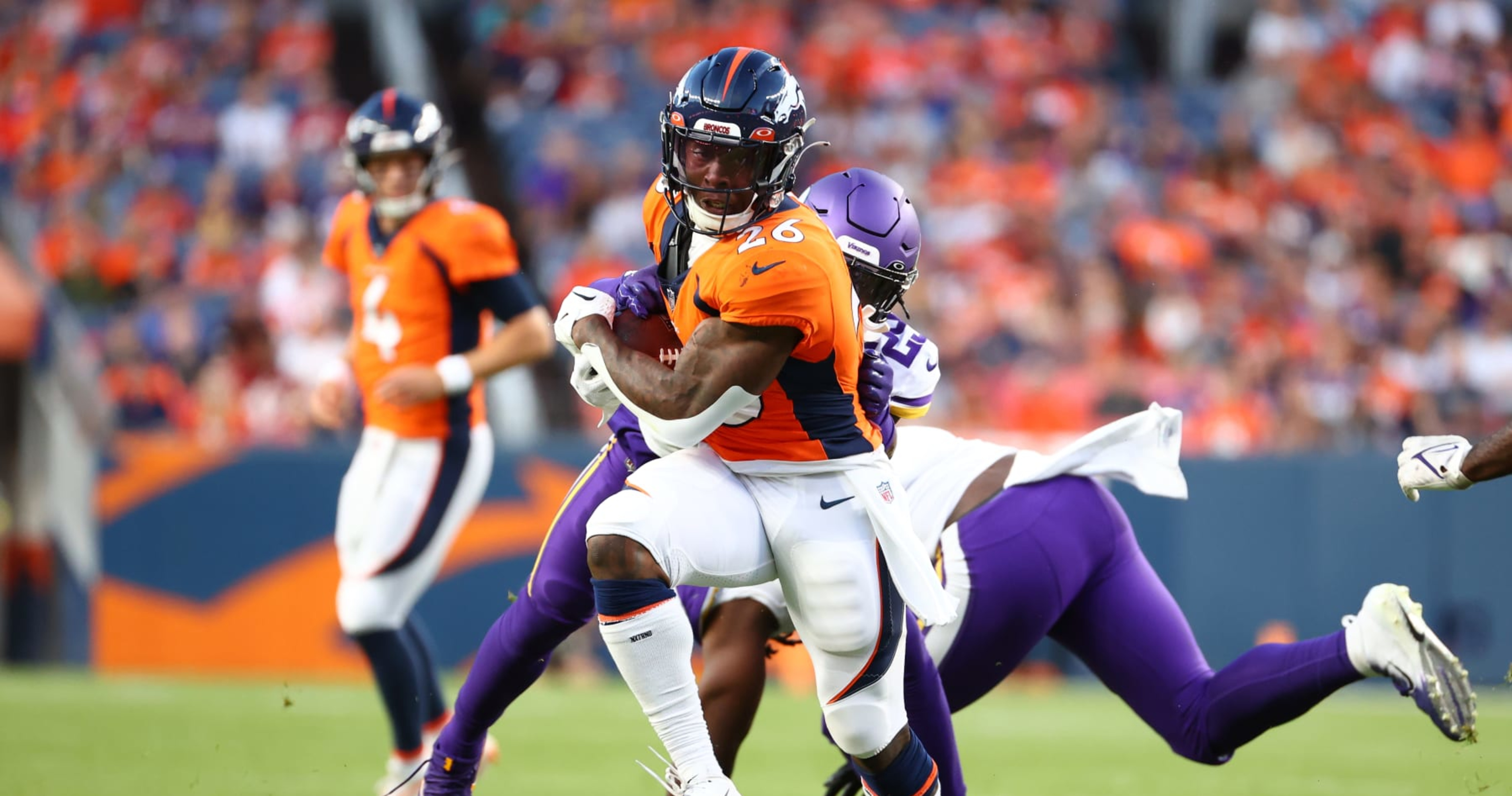 Broncos place Javonte Williams on IR, sign Latavius Murray