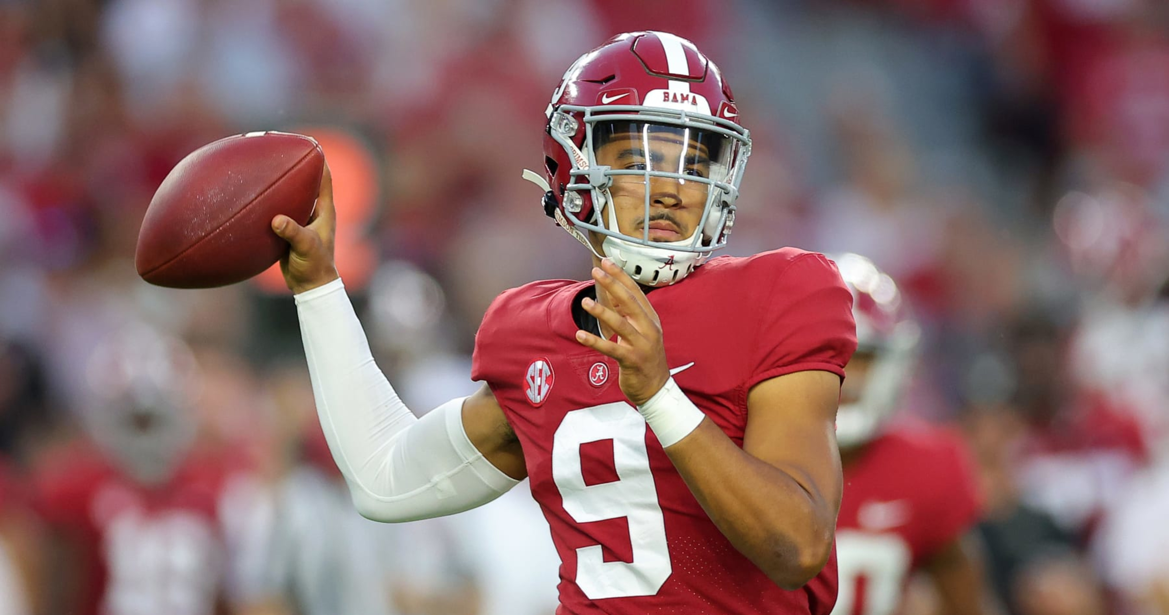 Alabama QB Bryce Young's Shoulder Injury Isn't 'LongTerm,' Is Dayto