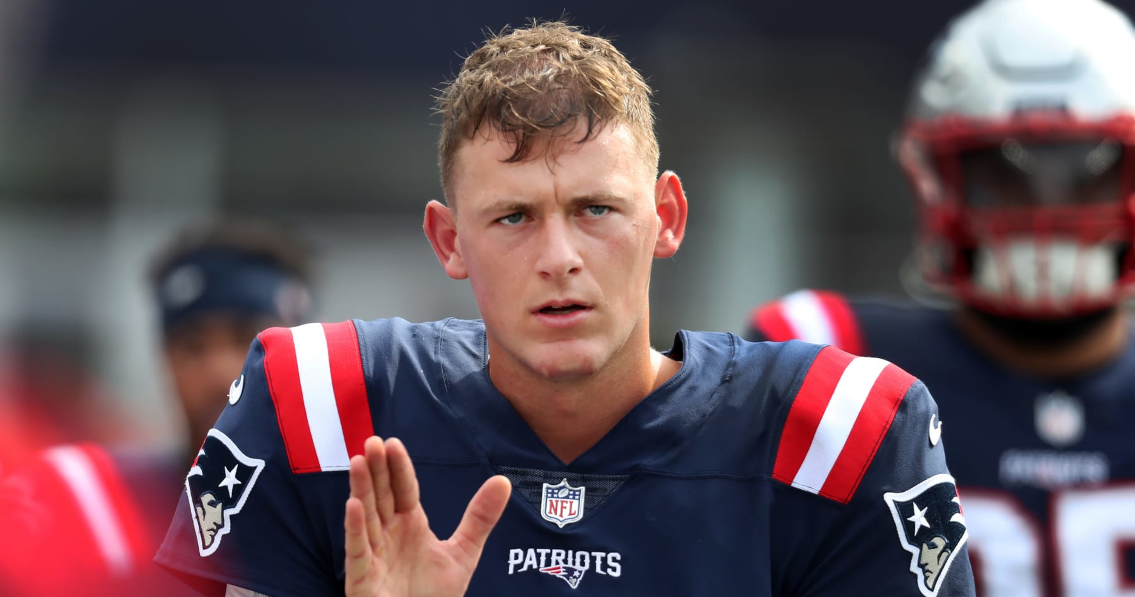 Report: Patriots QB Mac Jones expected to miss game vs Packers