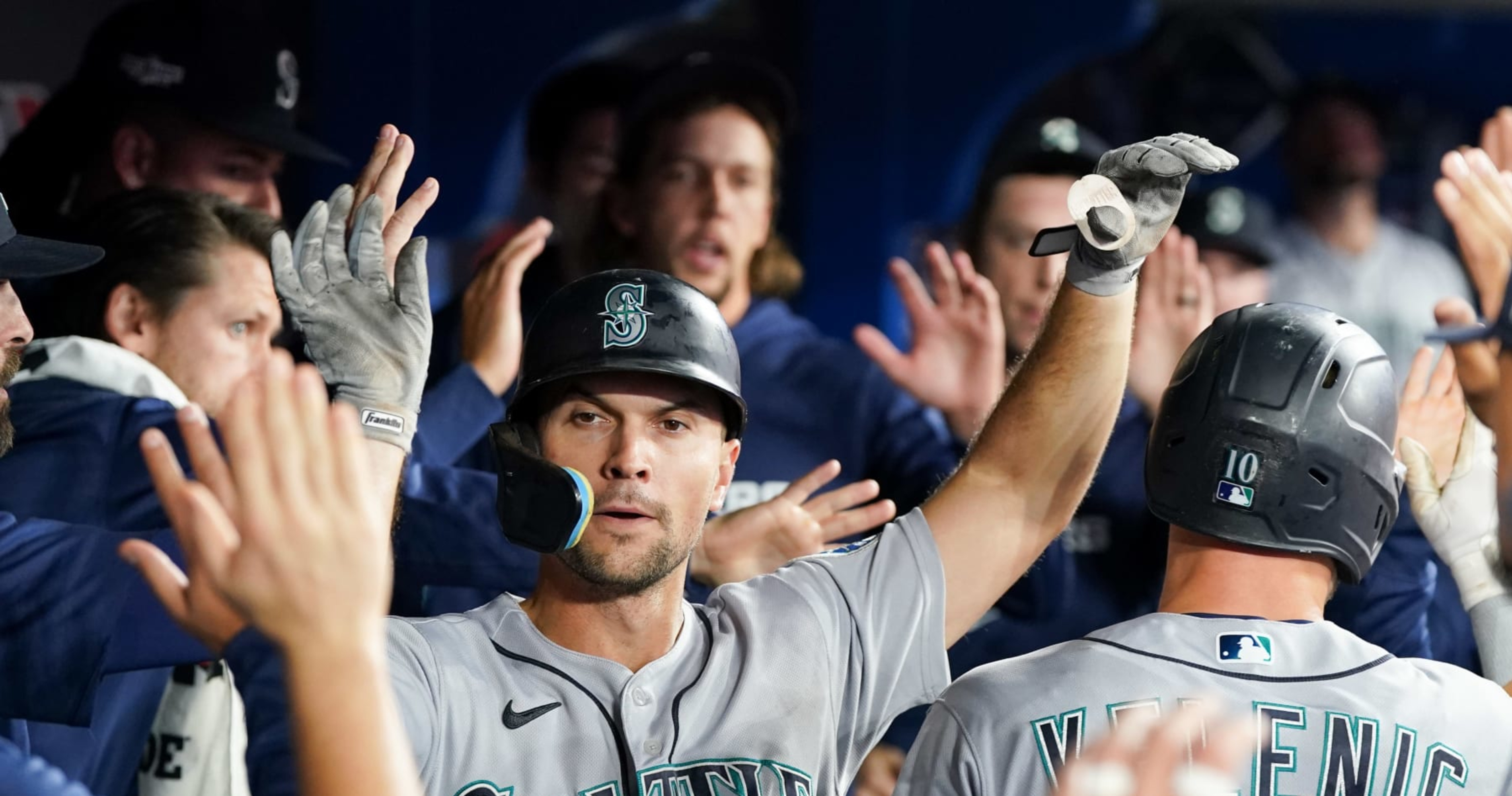 Mariners Stun The Blue Jays With Shocking Comeback: Fans React