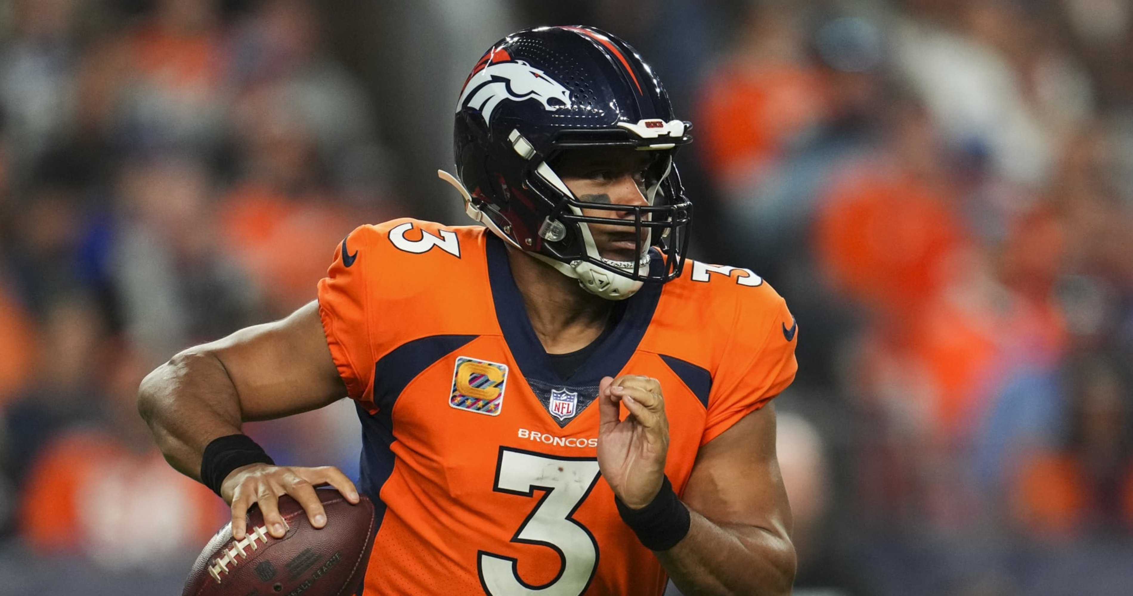 Broncos QB Russell Wilson 'pushing to play' despite hamstring injury