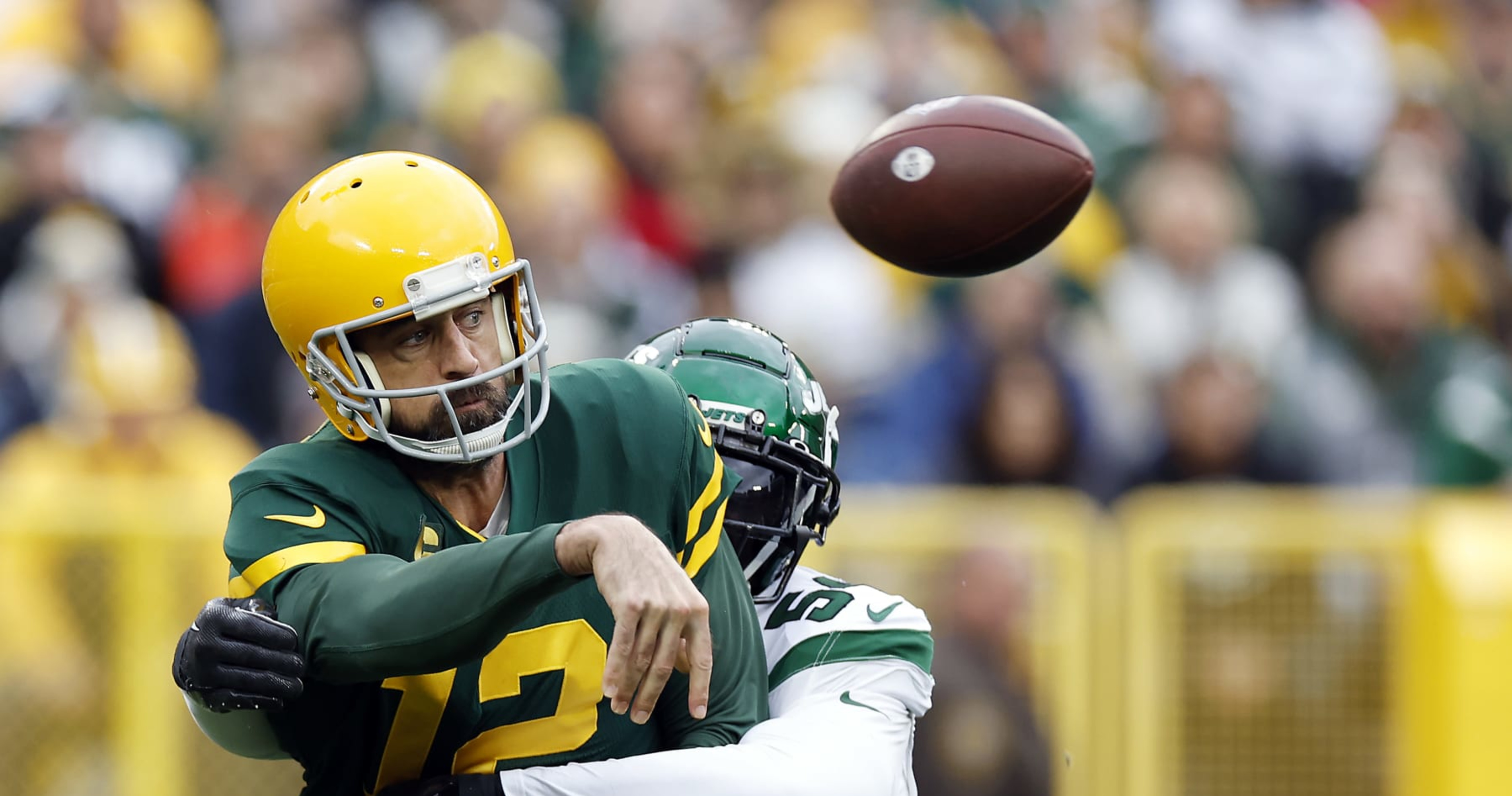 Packers quarterback Aaron Rodgers refutes claims in Bleacher Report  article, calls story a 'smear attack'