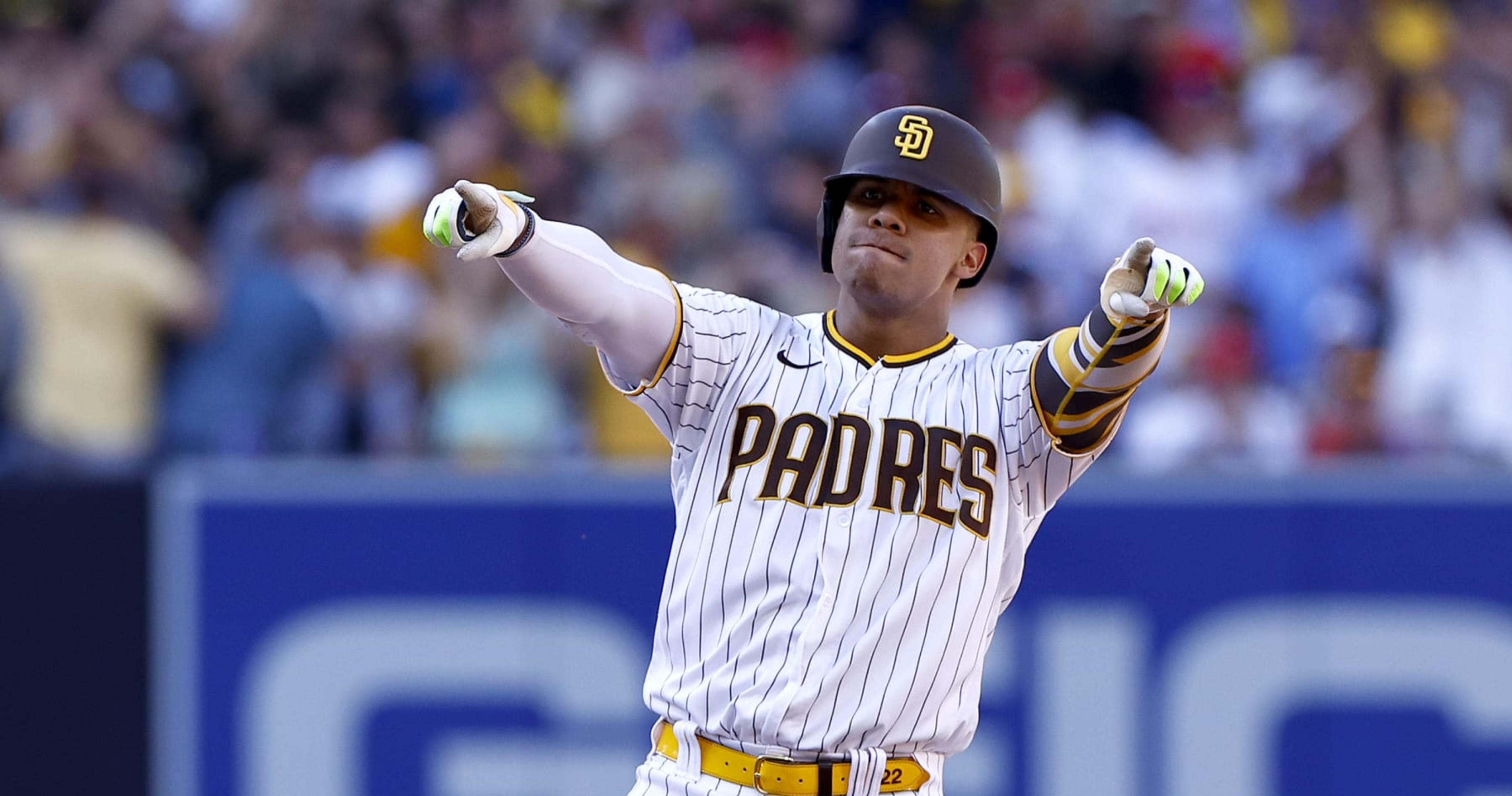 Padres Offense Impresses MLB Twitter in NLCS Game 2 Win vs. Aaron