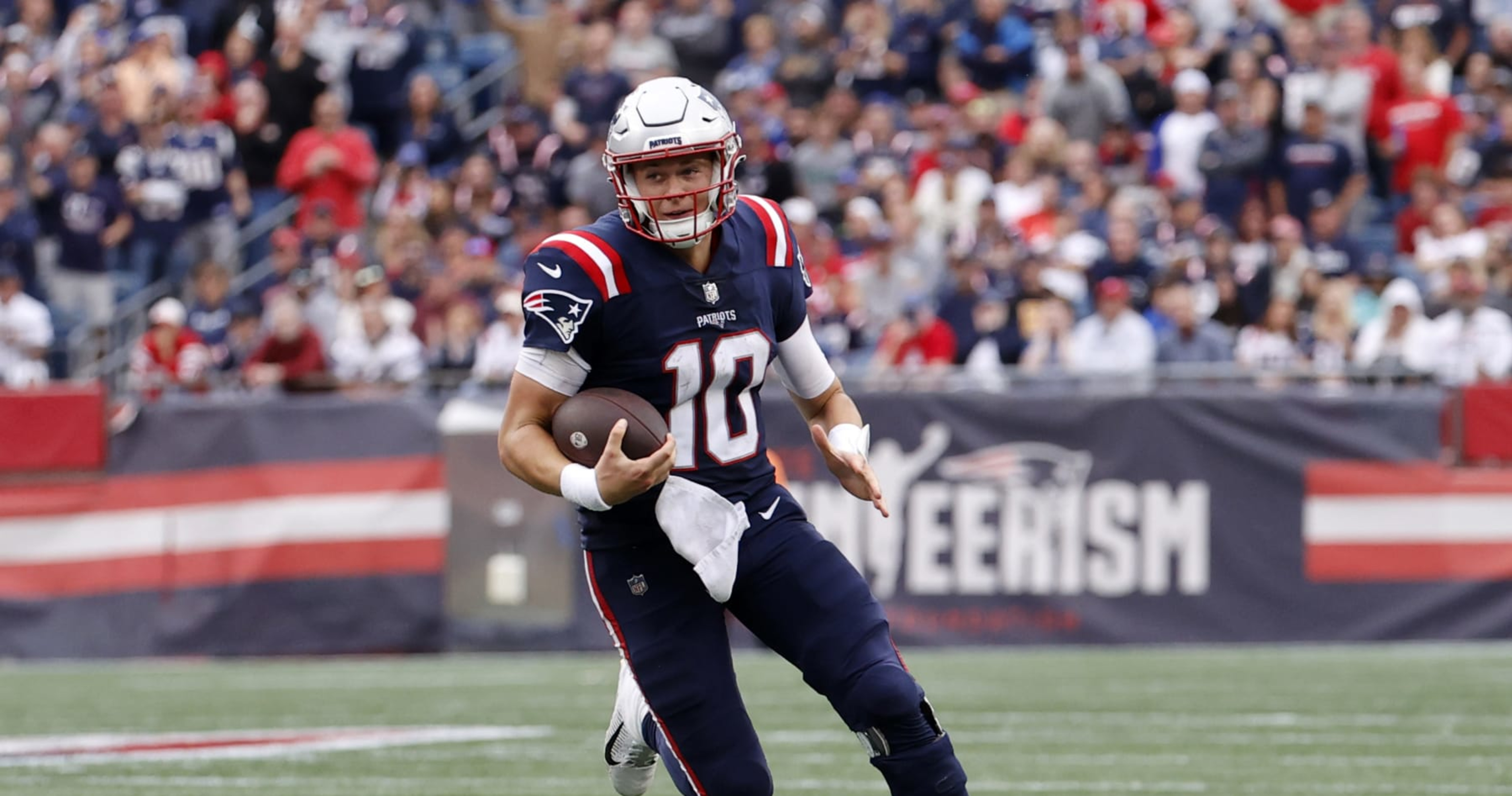 Mac Jones injury: Patriots QB expects to be available Monday vs