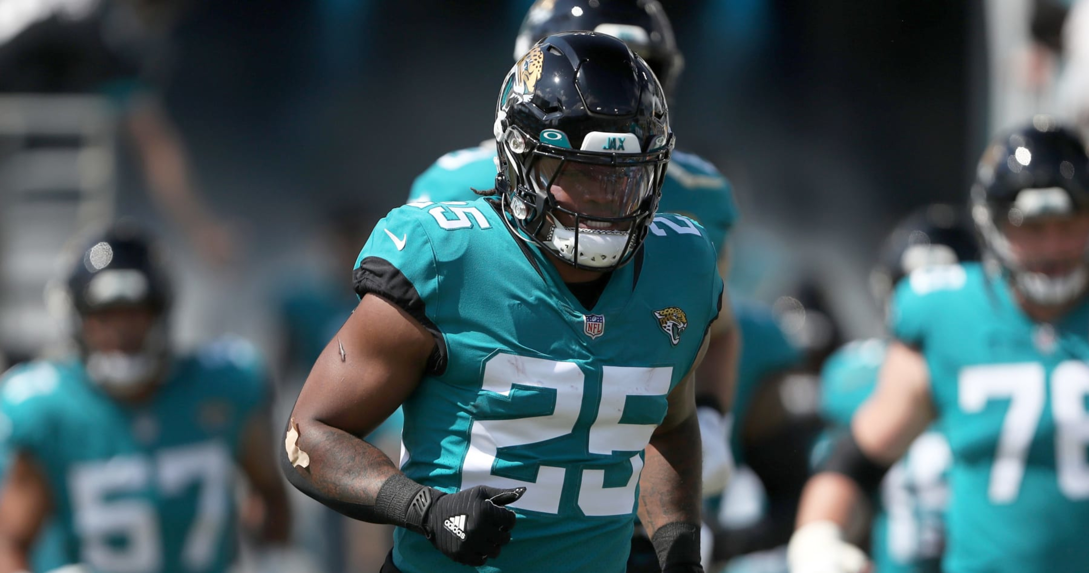 Knee issues behind Jaguars RB James Robinson's diminished role