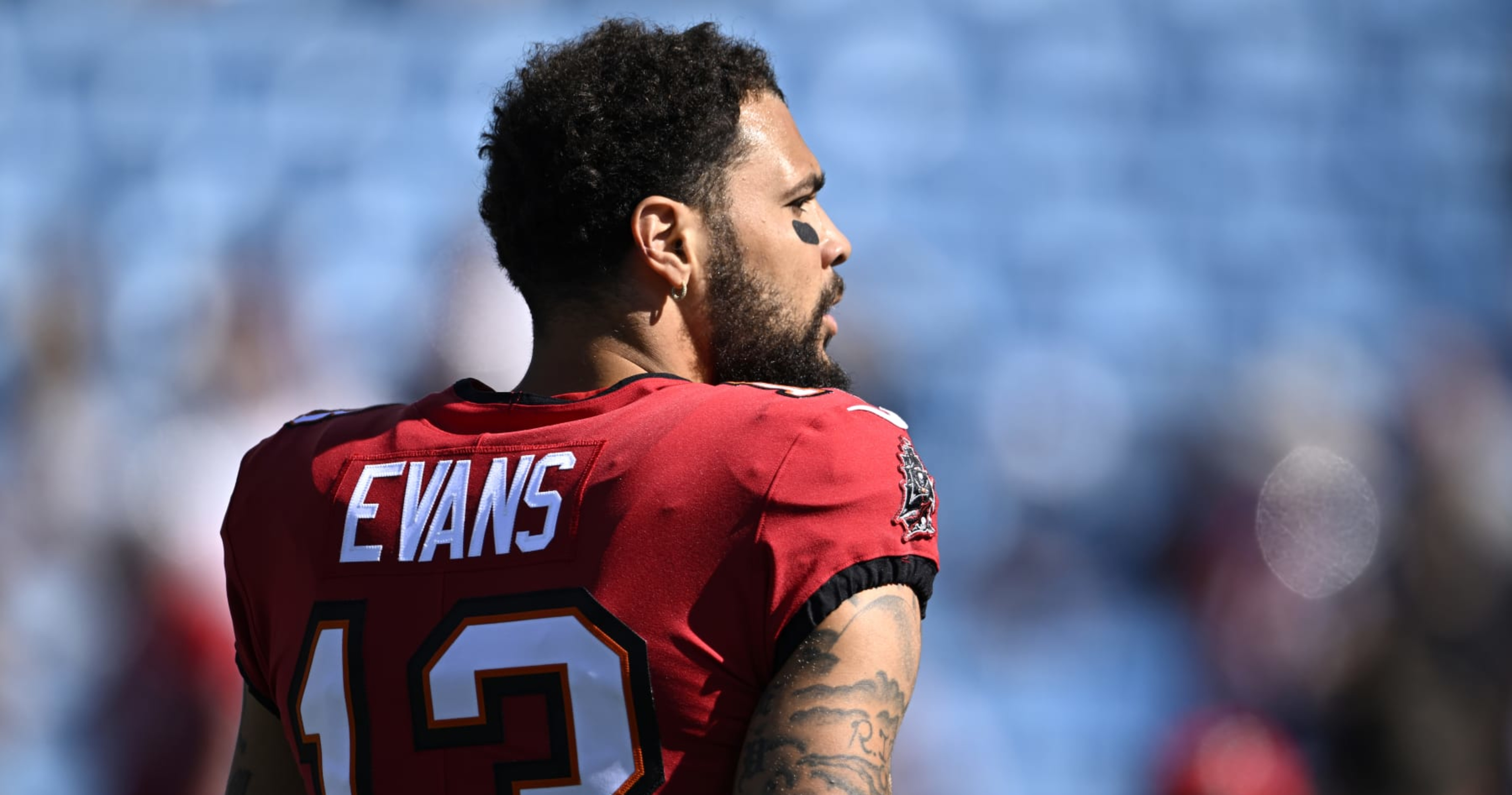 Bucs' Mike Evans Says He Didn't Sign Autograph For Officials, Was ...